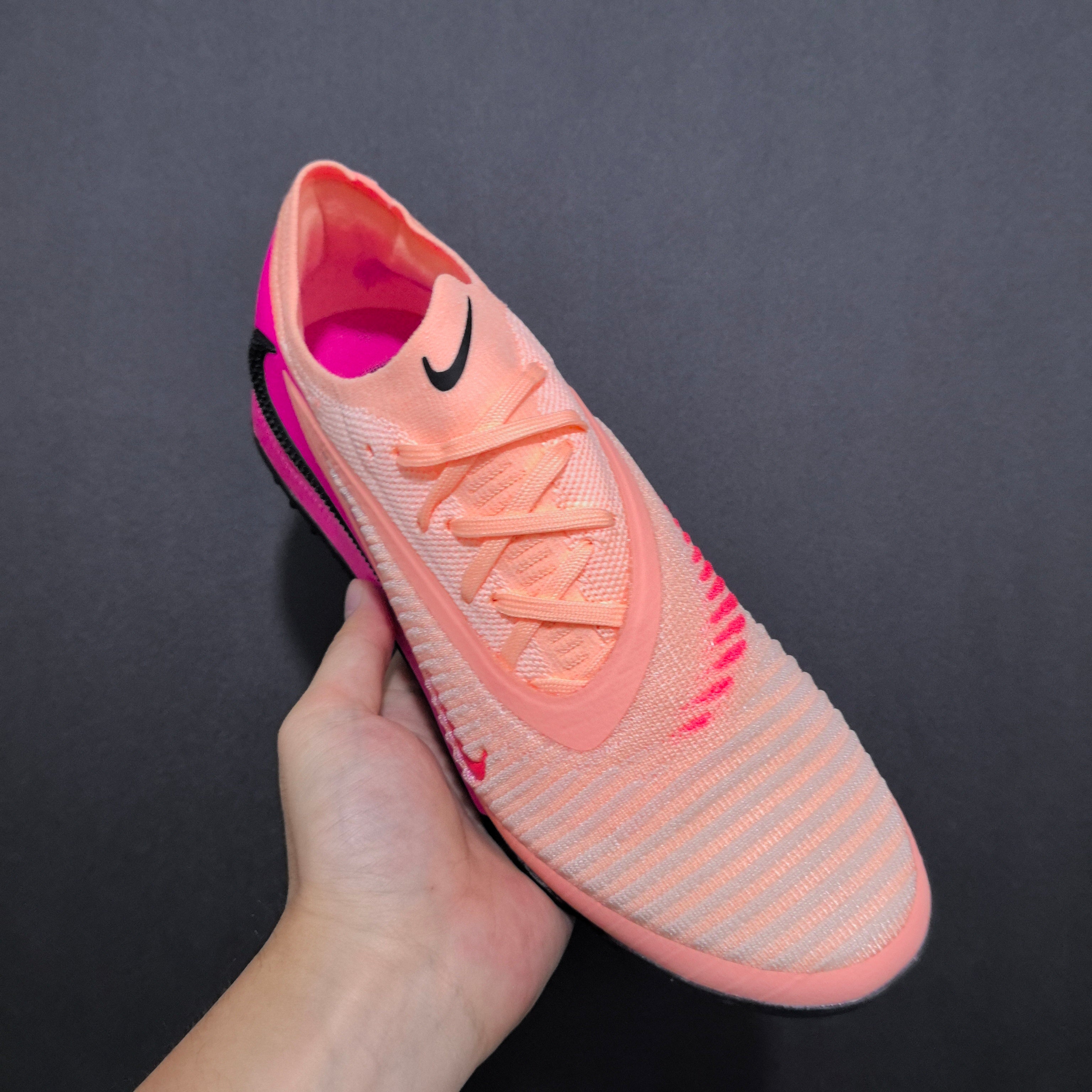 Chuteira Society Nike Phantom GX 6 TF Elite + Brindes