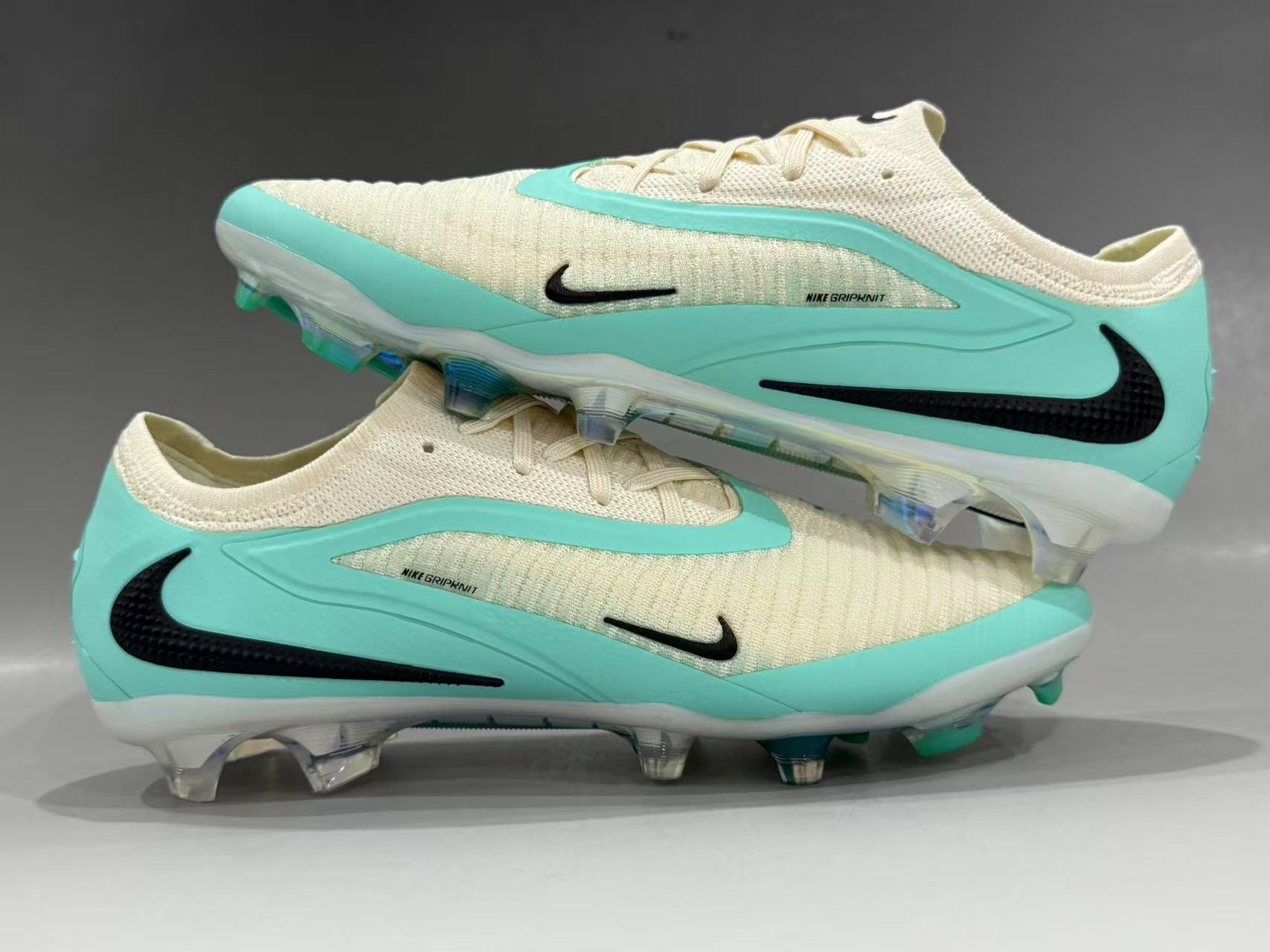 Chuteira Campo Nike Phantom GX 6 FG Elite + Brindes