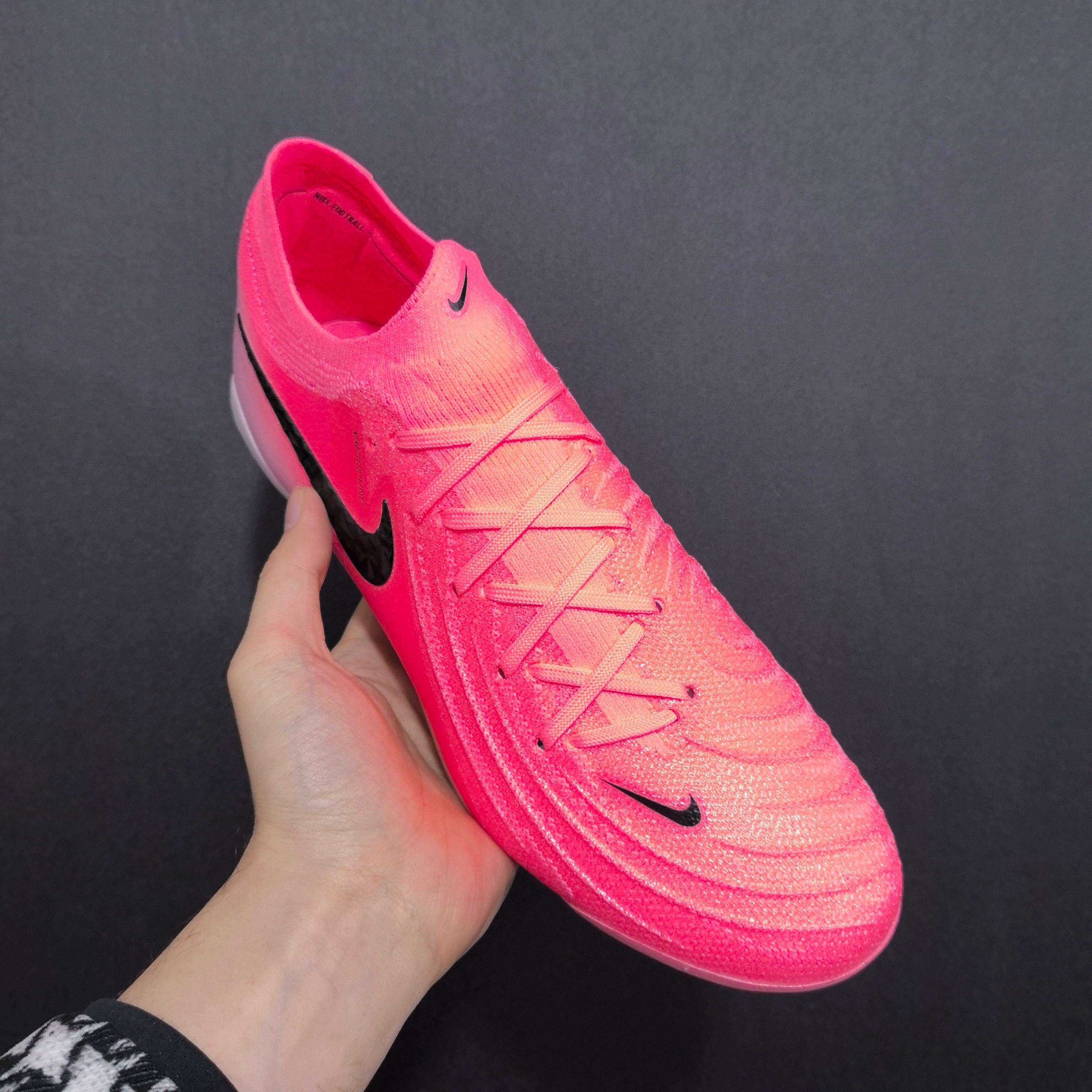 Chuteira Campo Nike Phantom Luna 2 SG Elite + Brindes