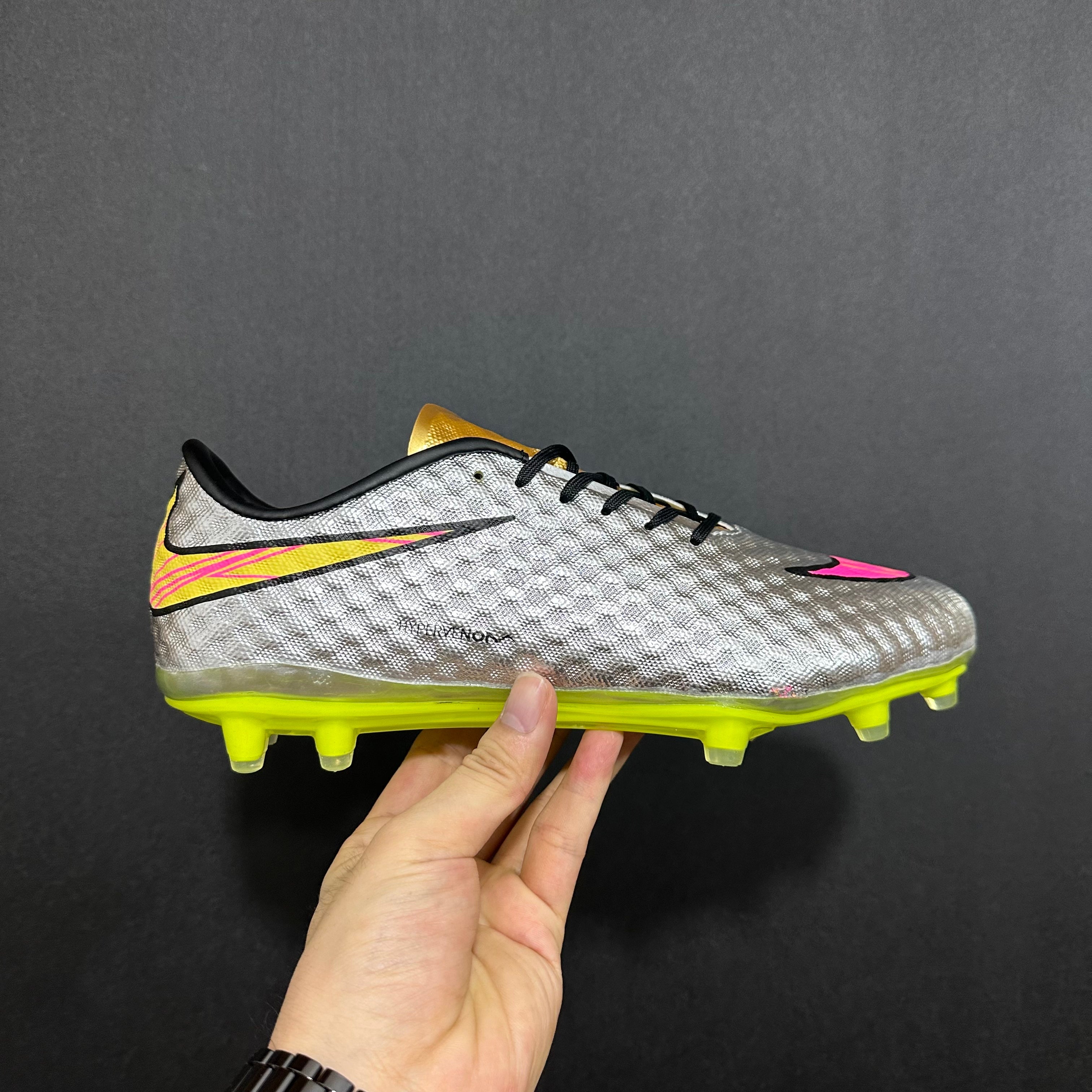 Chuteira Campo Nike Hypervenom Phantom fg Elite + Brindes