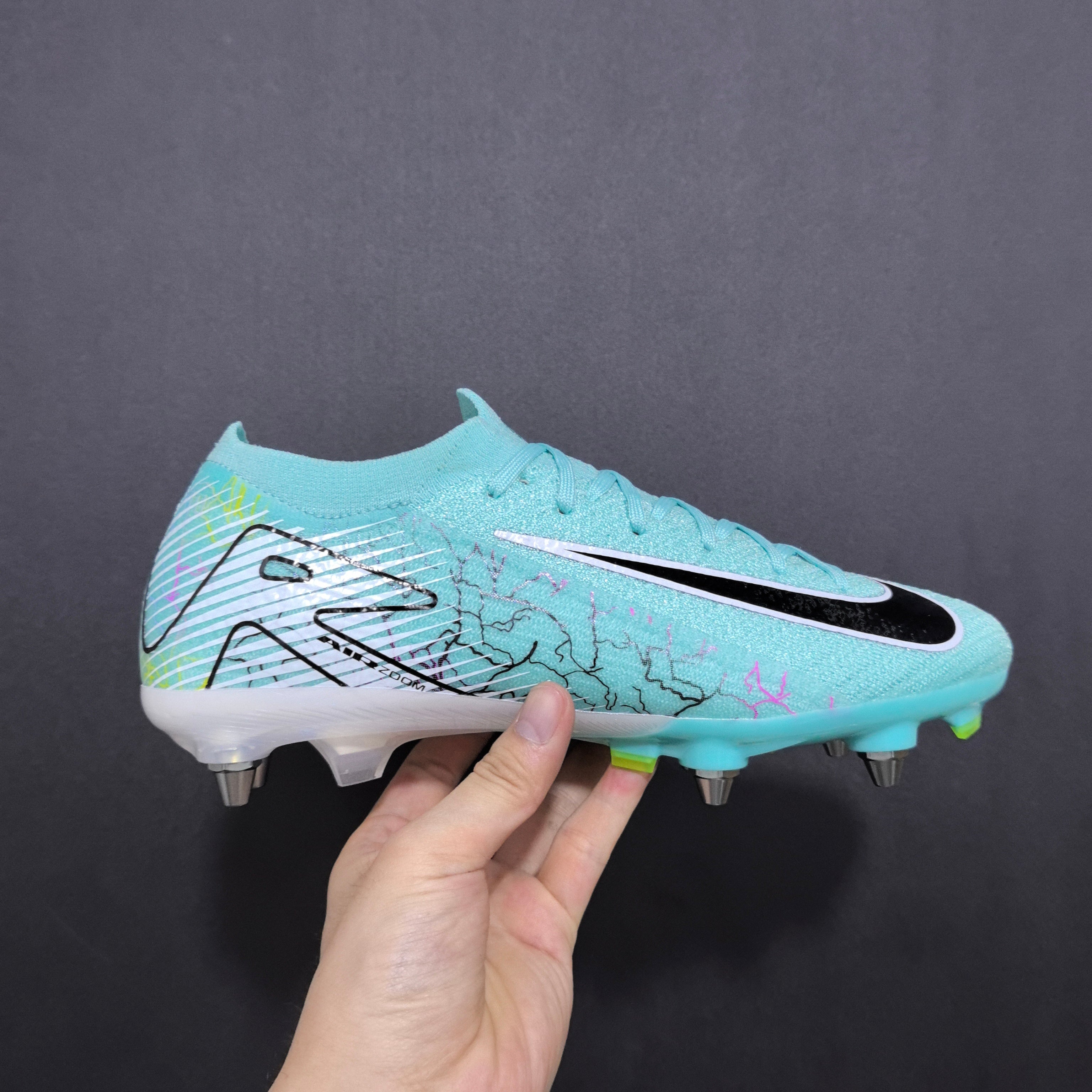 Chuteira Campo Nike Air Zoom Mercurial Vapor 16 SG Elite + Brindes