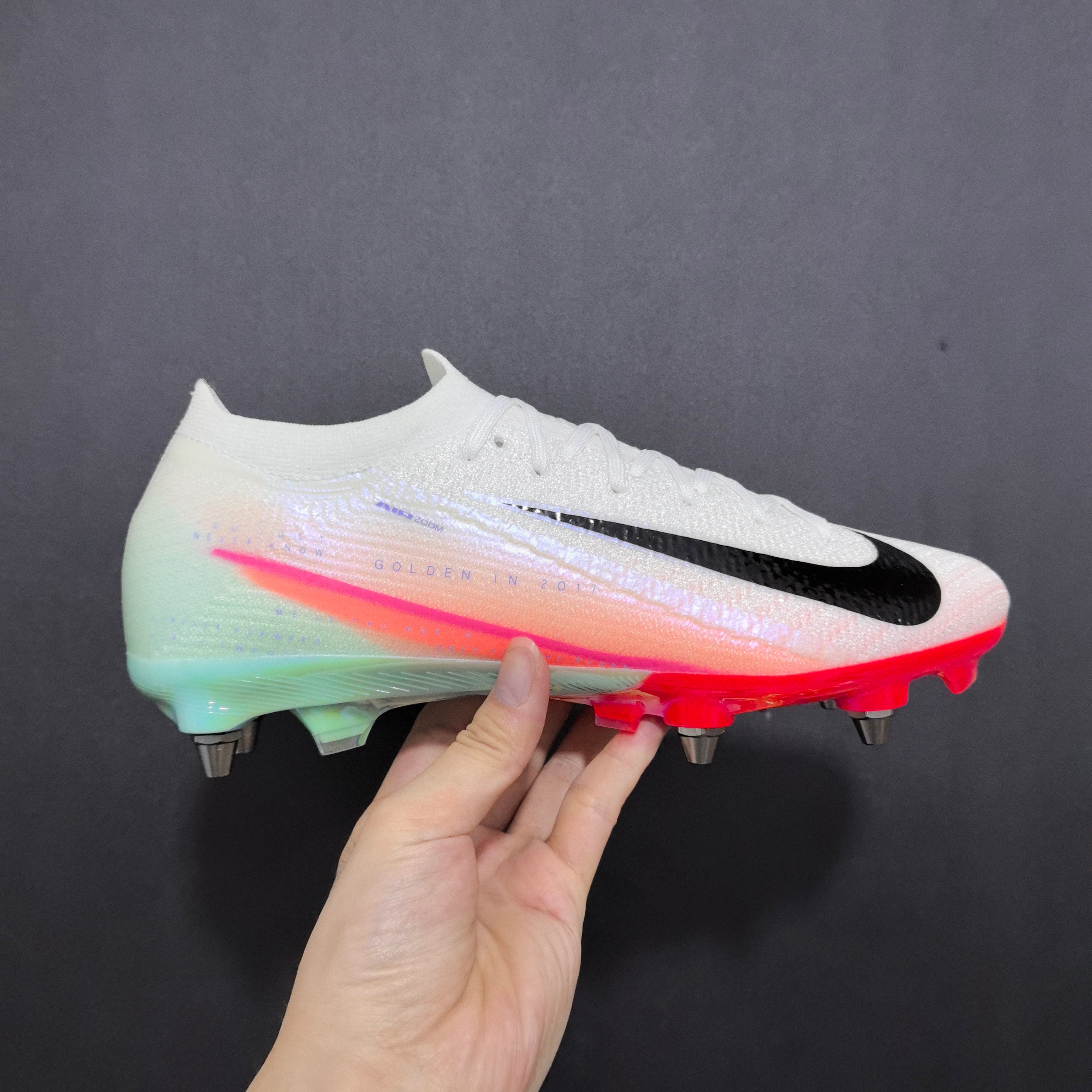 Chuteira Campo Nike Air Zoom Mercurial Vapor 16 SG Elite + Brindes