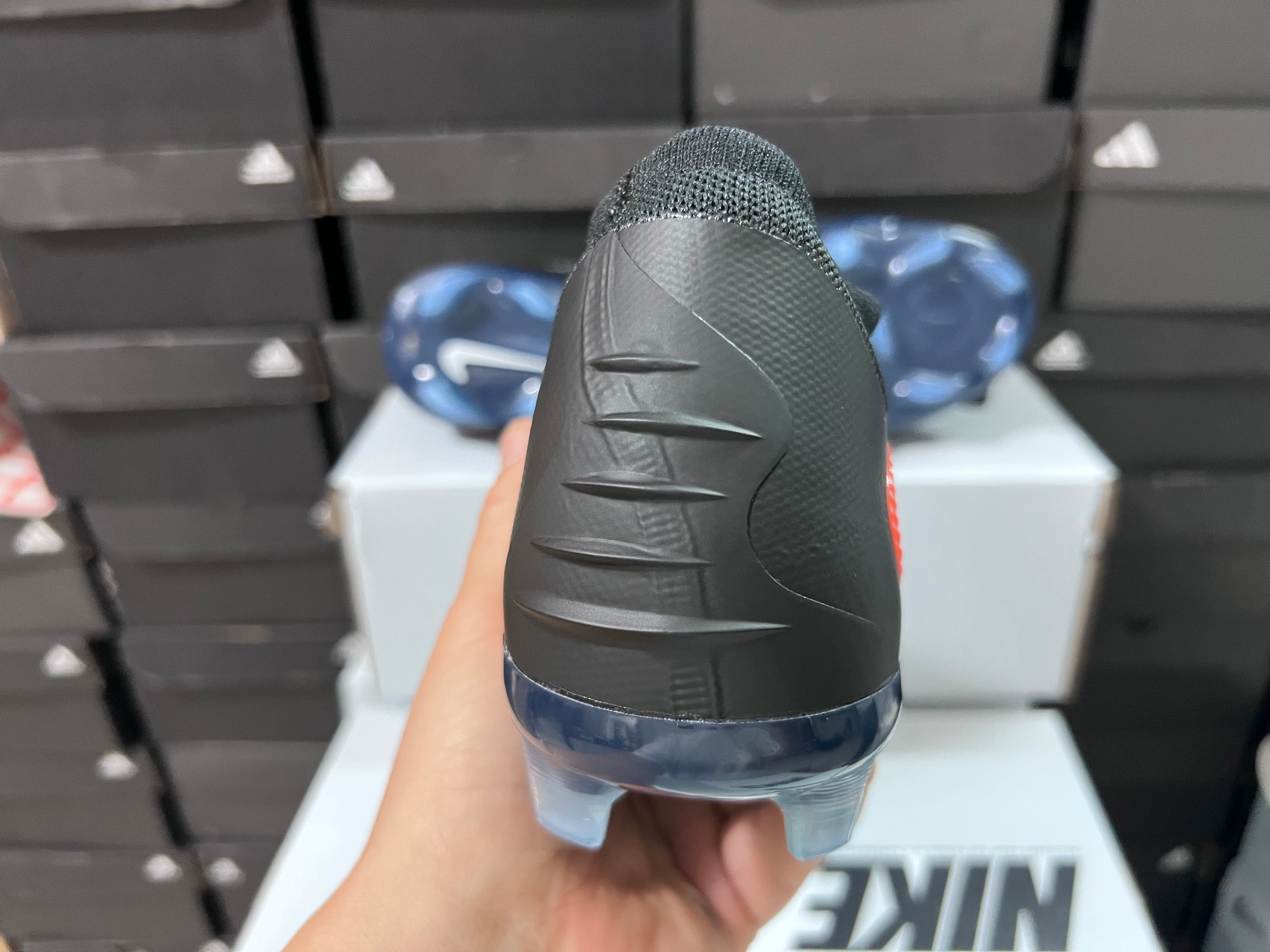 Chuteira Campo Nike Phantom GX 6 FG Elite + Brindes