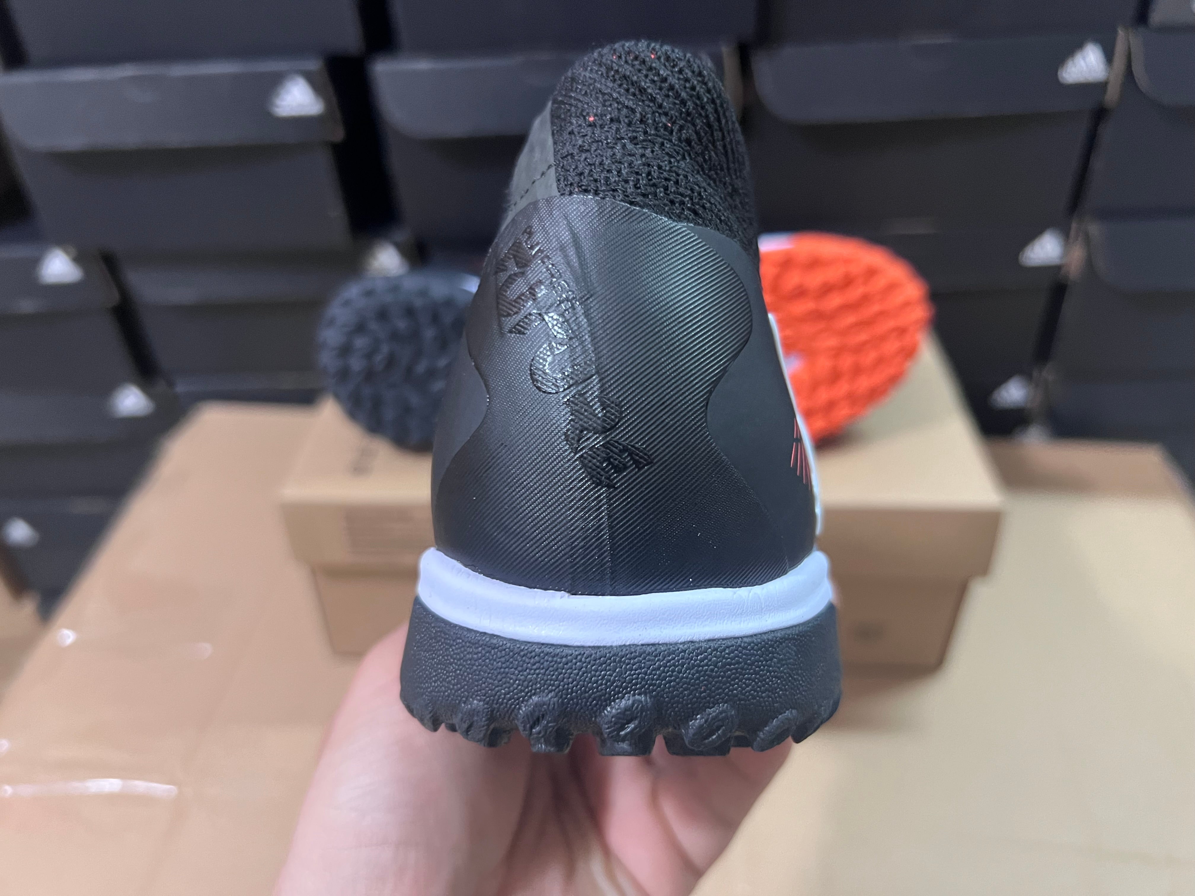 Chuteira Society Puma Future 8 TF Elite + Brindes