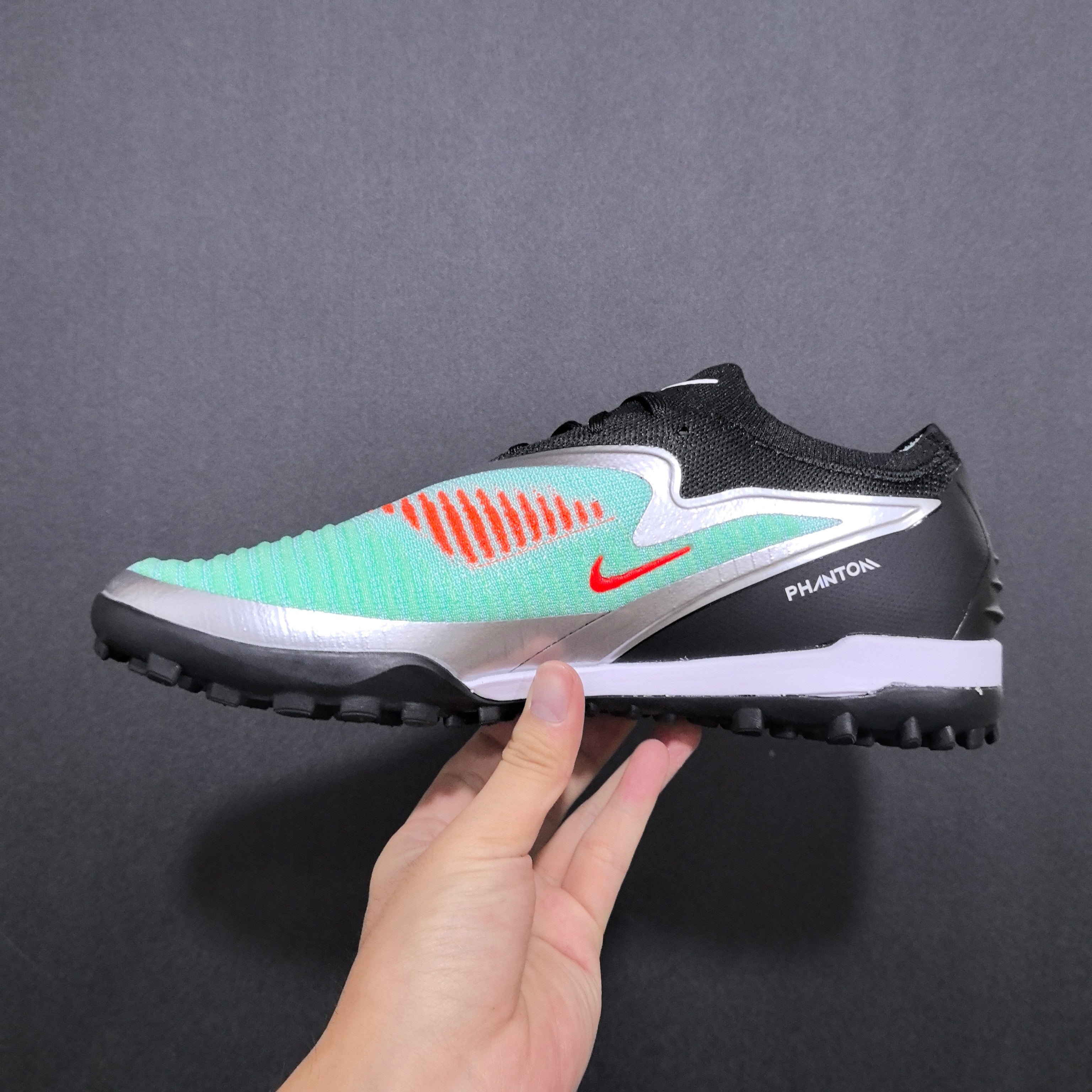 Chuteira Society Nike Phantom GX 6 TF Elite + Brindes