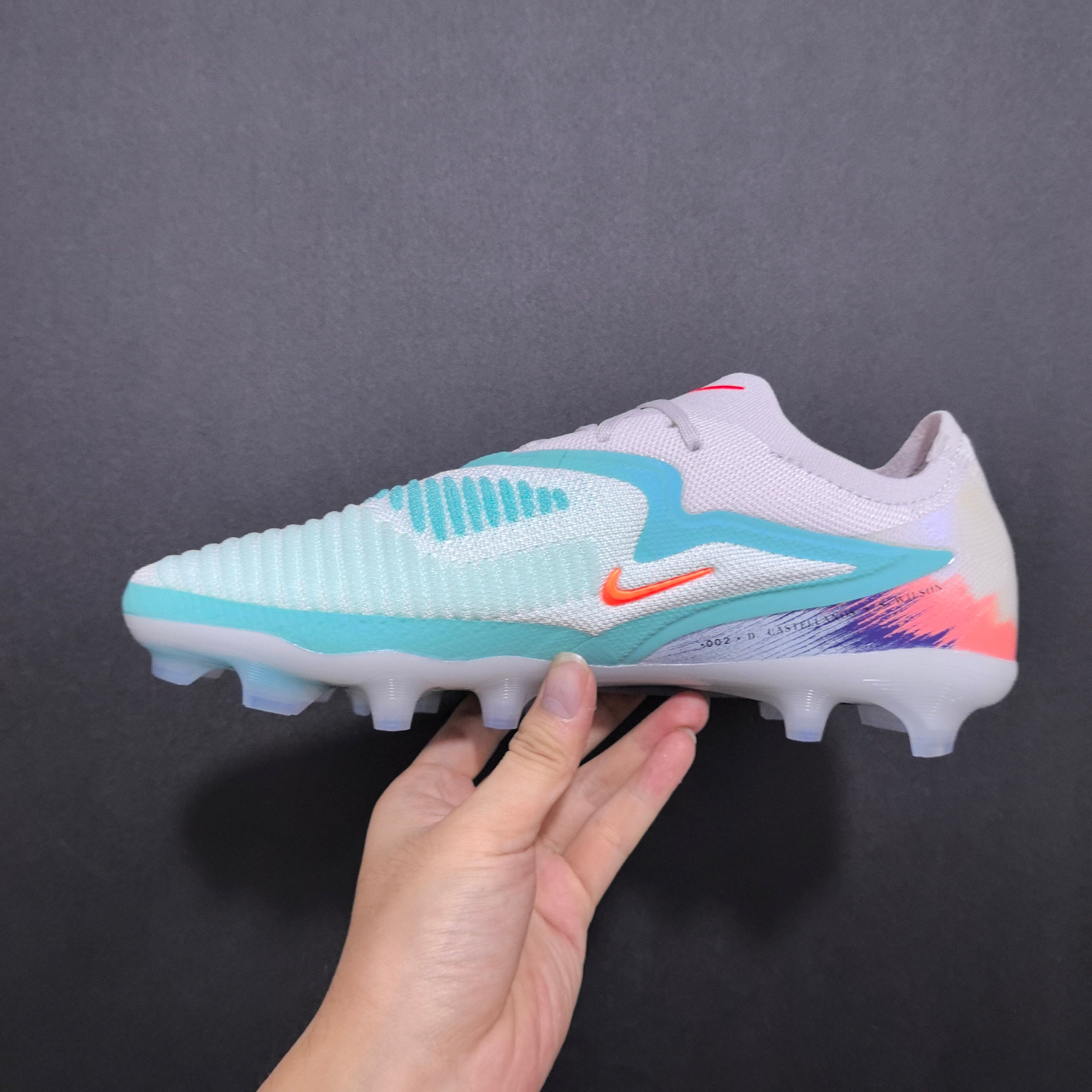 Chuteira Campo Nike Phantom GX 6 FG Elite + Brindes