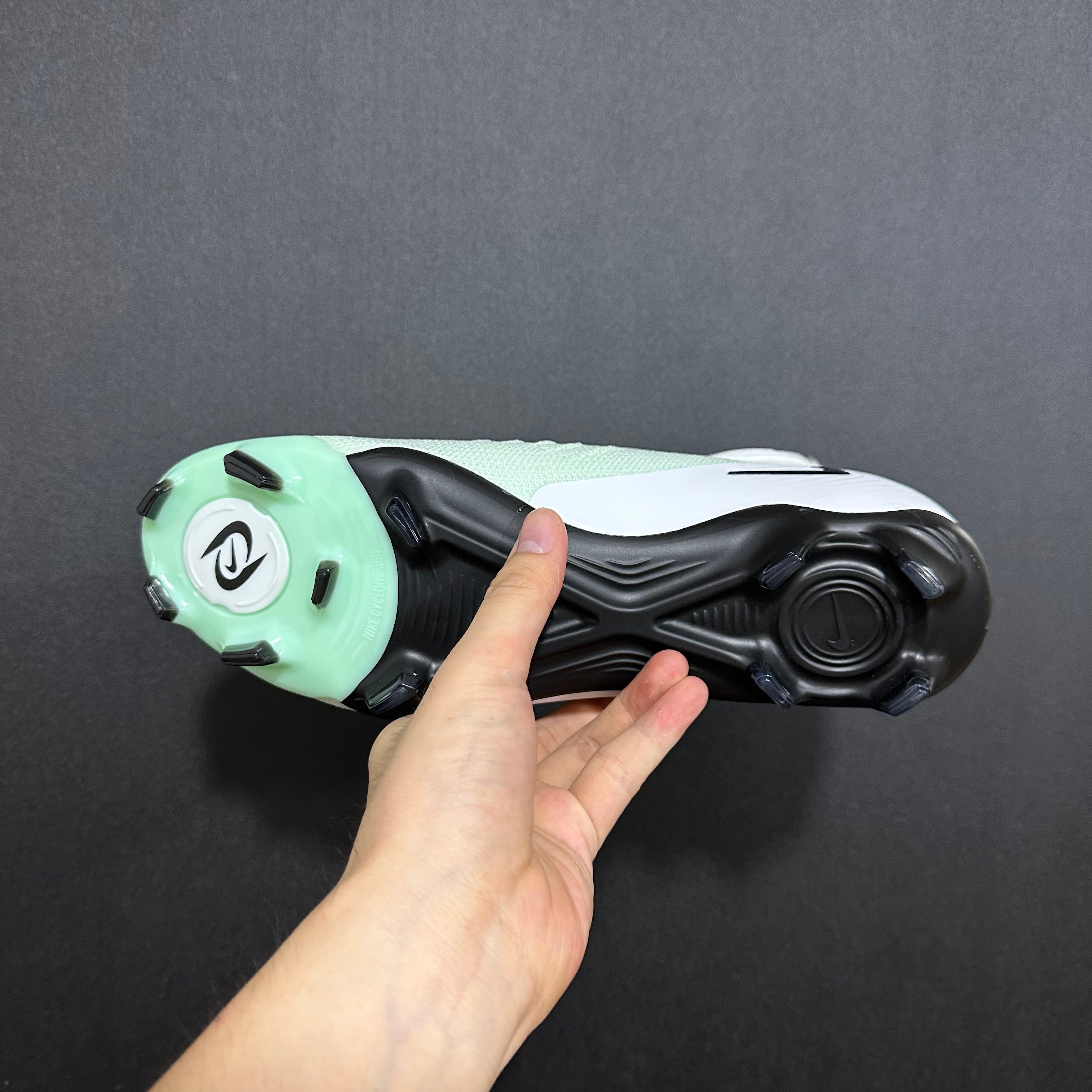 Chuteira Campo Nike Phantom Luna 2 Elite + Brindes