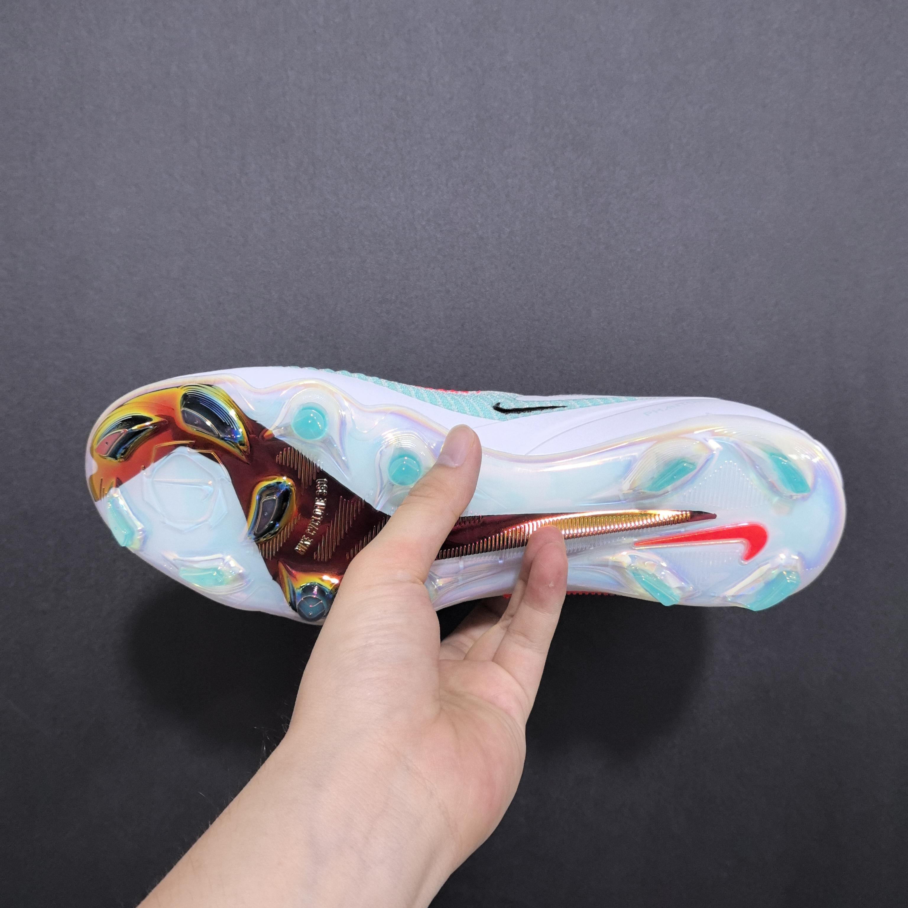 Chuteira Campo Nike Phantom GX 6 FG Elite + Brindes