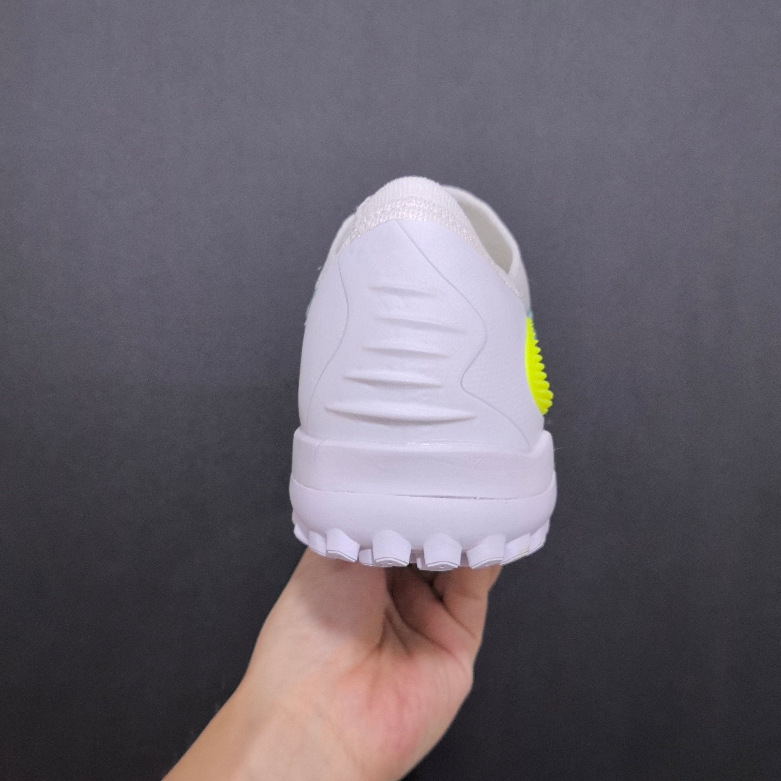 Chuteira Society Nike Phantom GX 6 TF Elite + Brindes