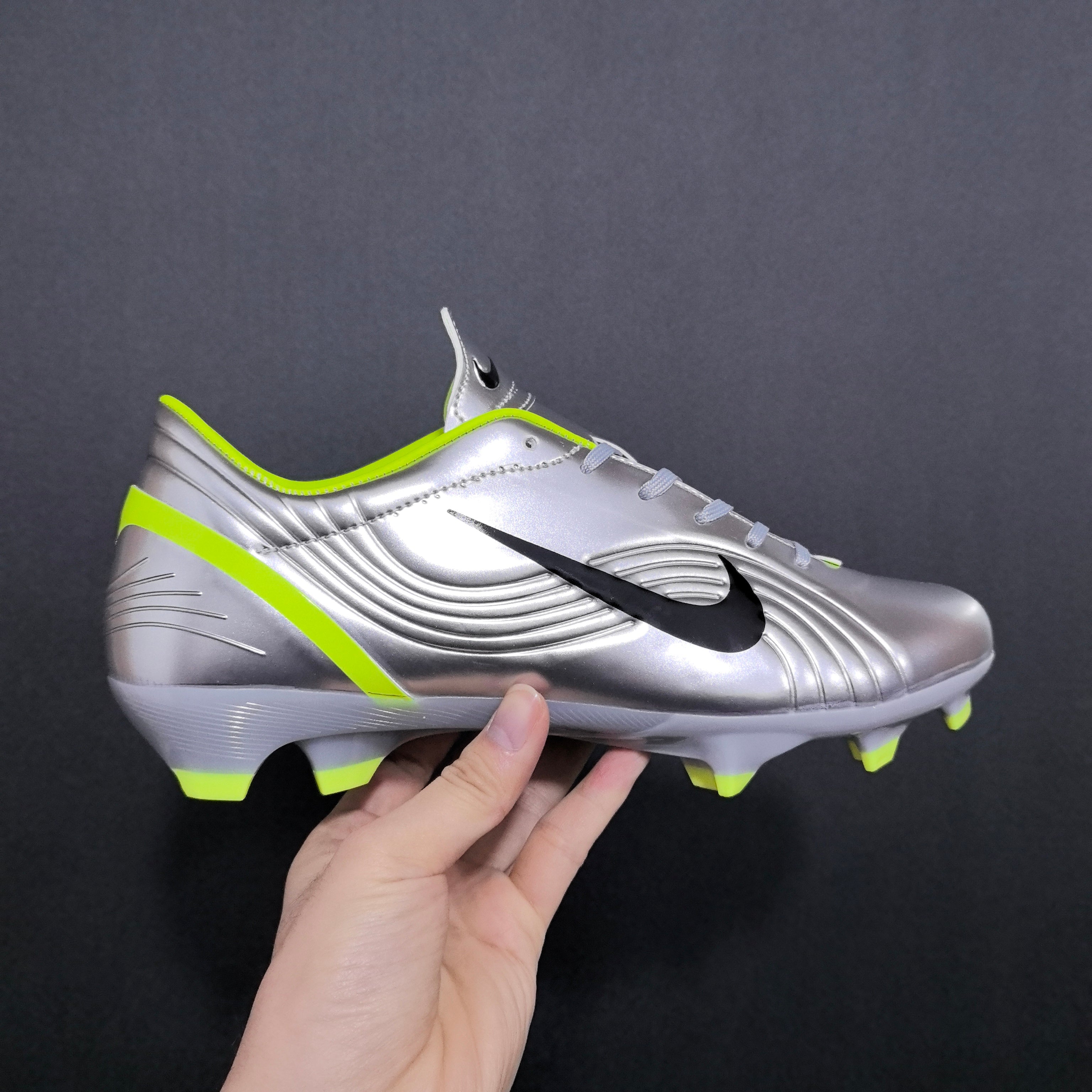Chuteira Campo Nike Mercurial Vapor 1 (RONALDO) FG Elite + Brindes