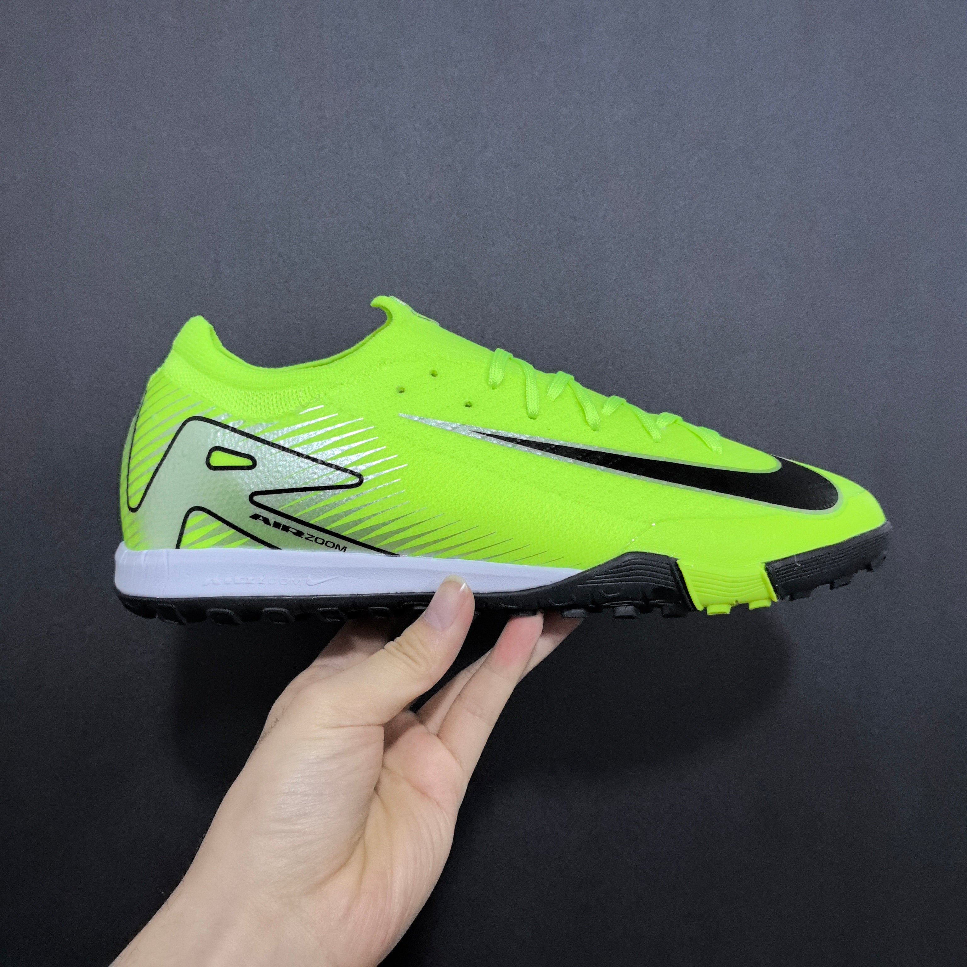 Chuteira Society Nike Air Zoom Mercurial Vapor 16 TF Elite + Brindes Exclusivos