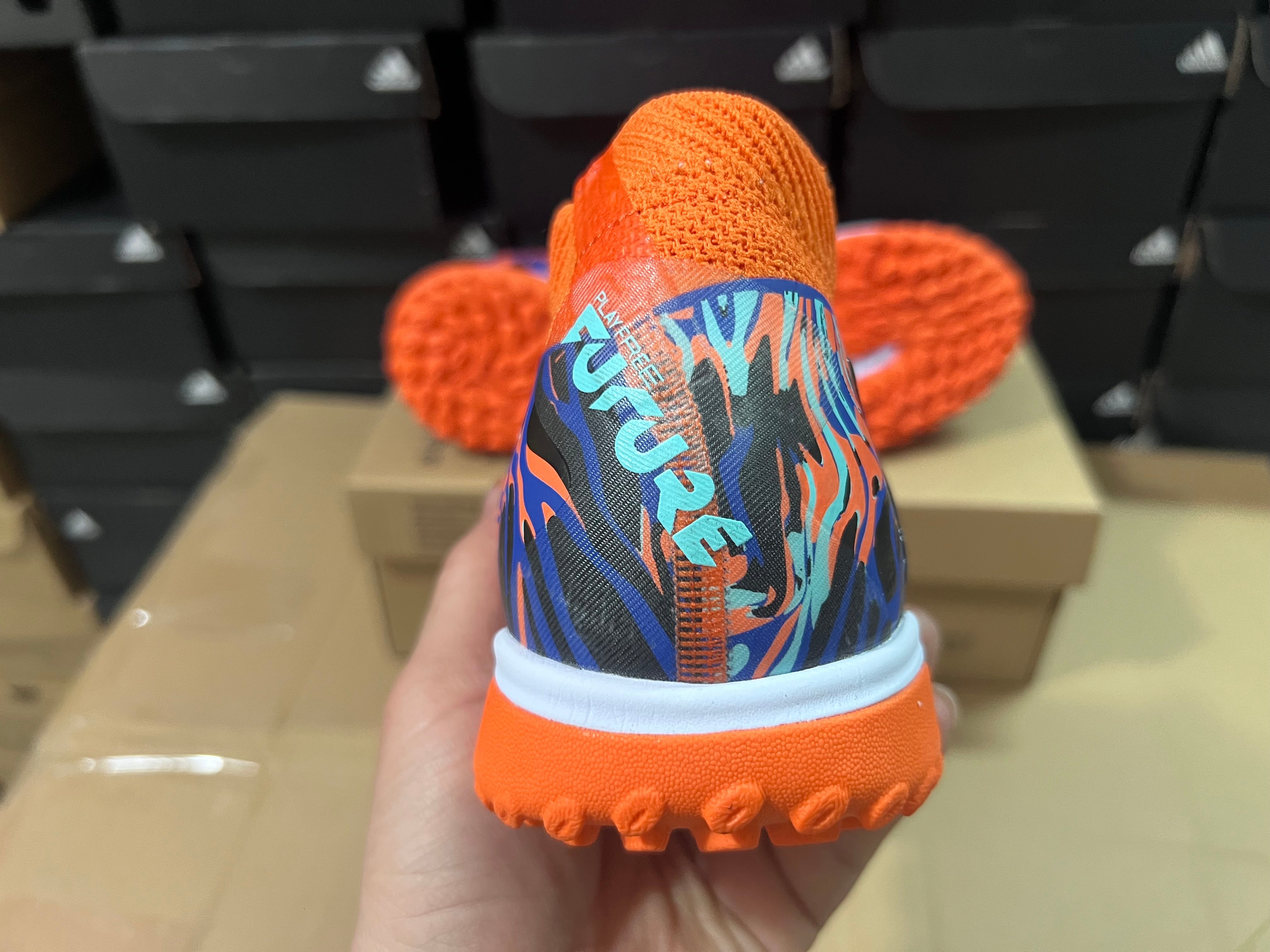 Chuteira Society Puma Future 8 TF Elite + Brindes