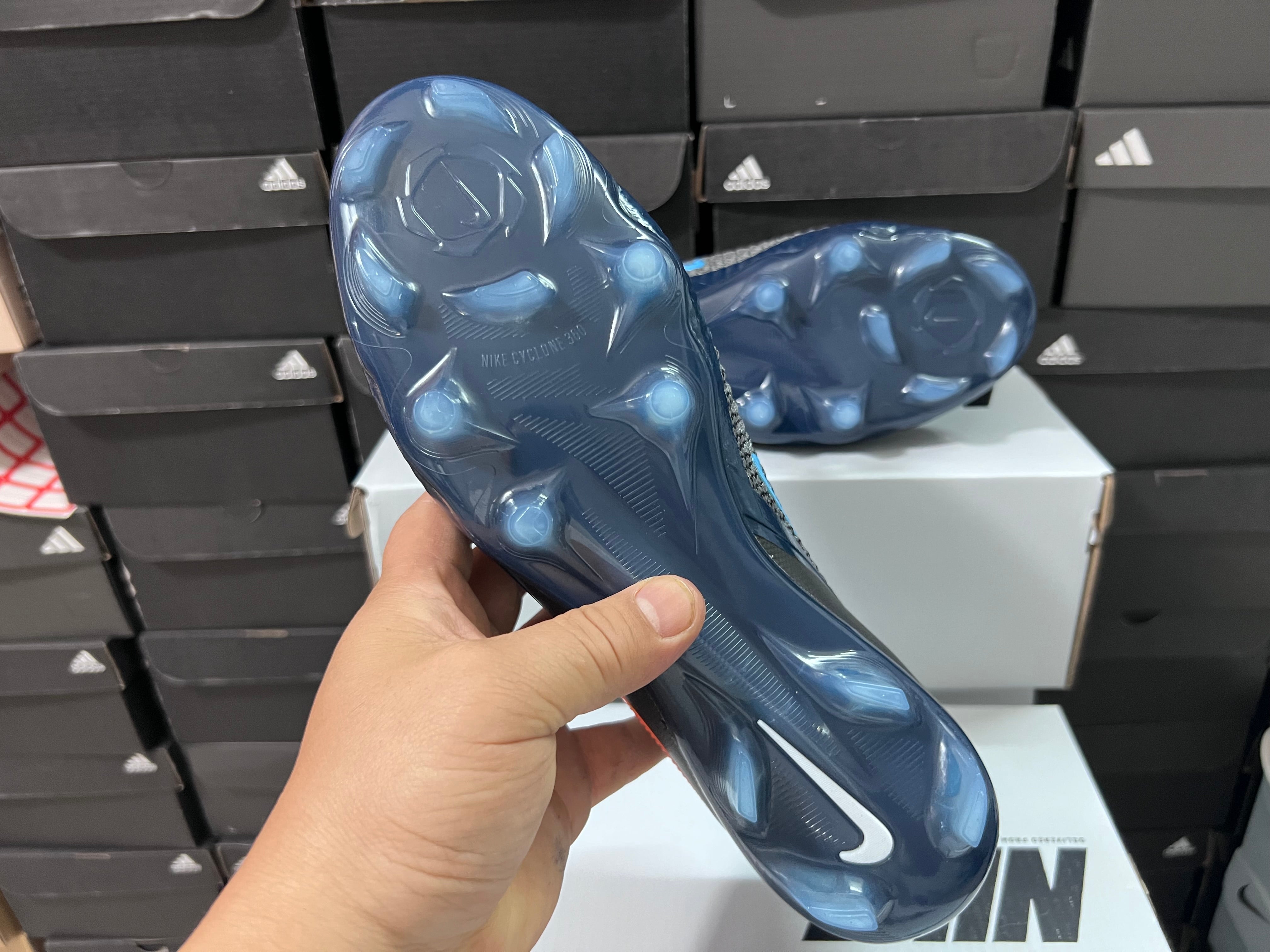 Chuteira Campo Nike Phantom GX 6 FG Elite + Brindes