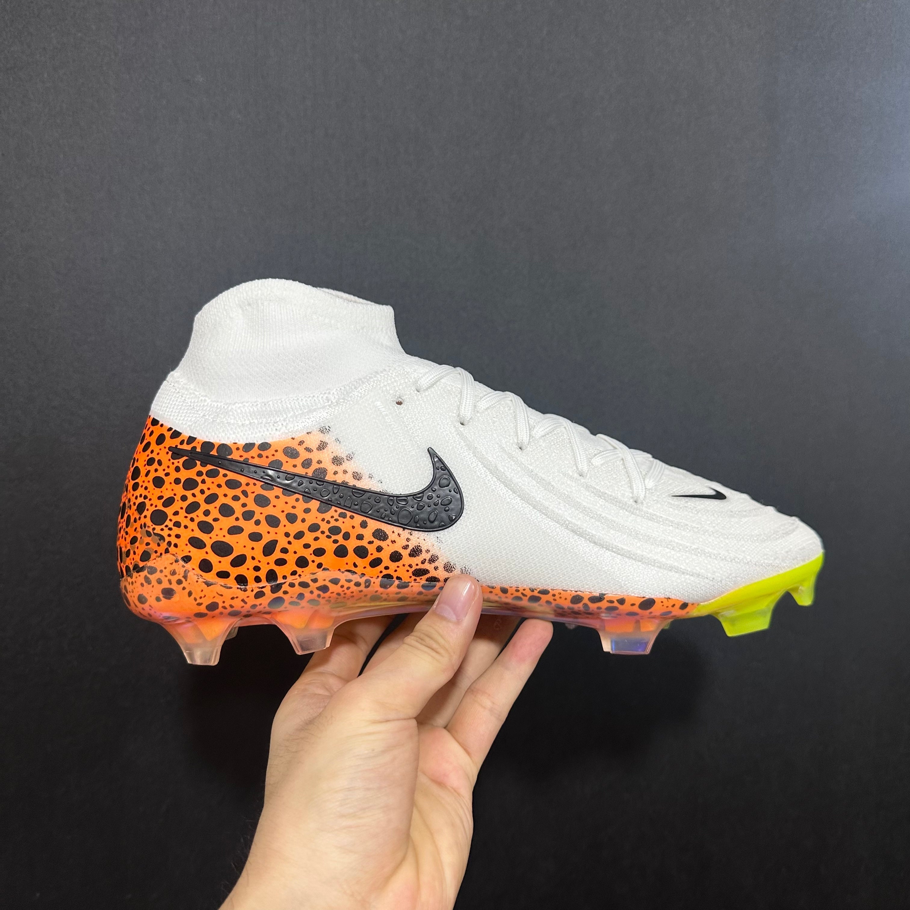 Chuteira Campo Nike Phantom Luna 2 Elite + Brindes
