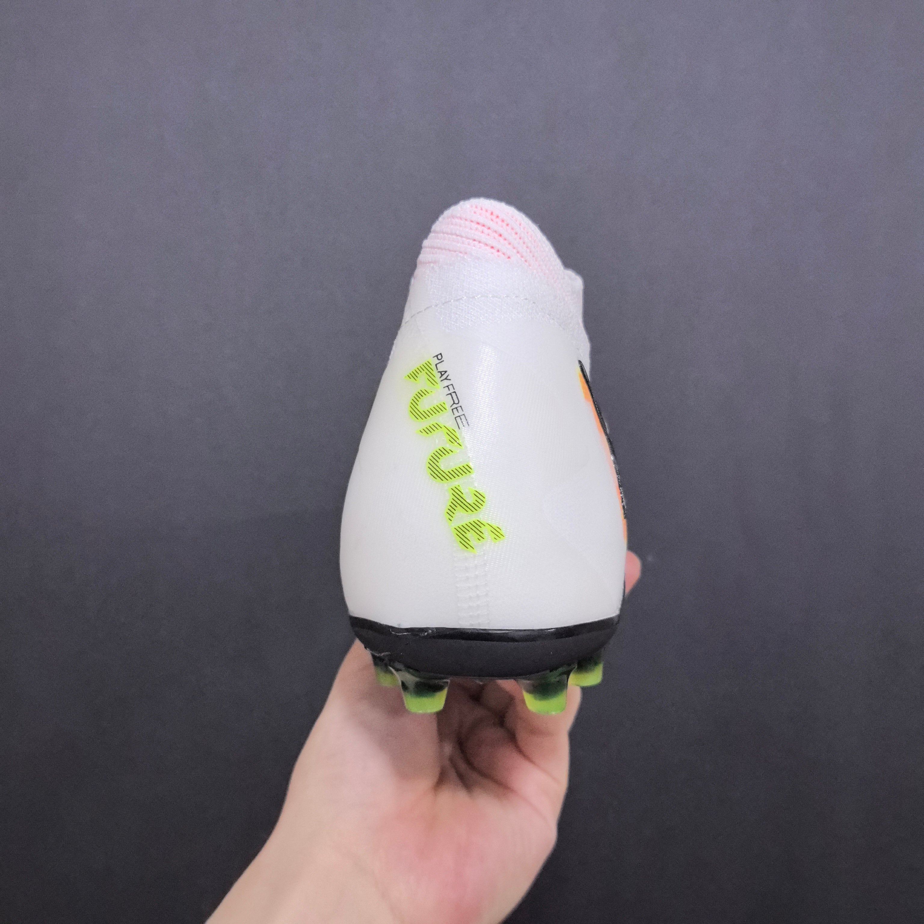 Chuteira Society Puma Future 8 MG Elite + Brindes