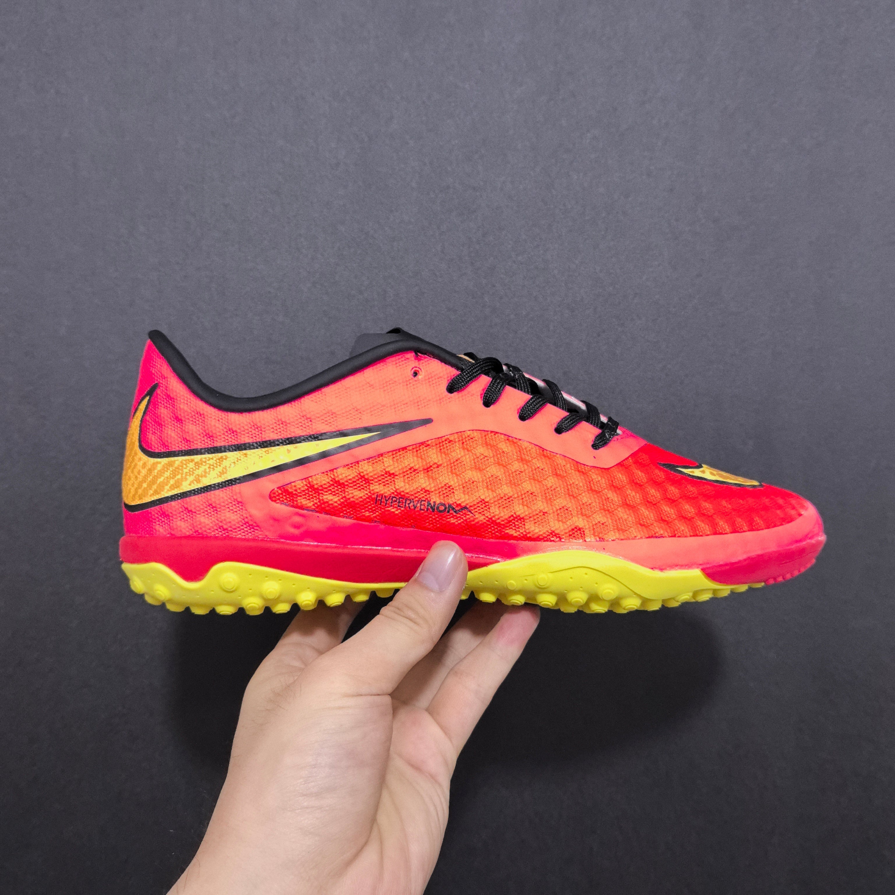 Chuteira Society Nike Hypervenom Phantom I TF Elite + Brindes