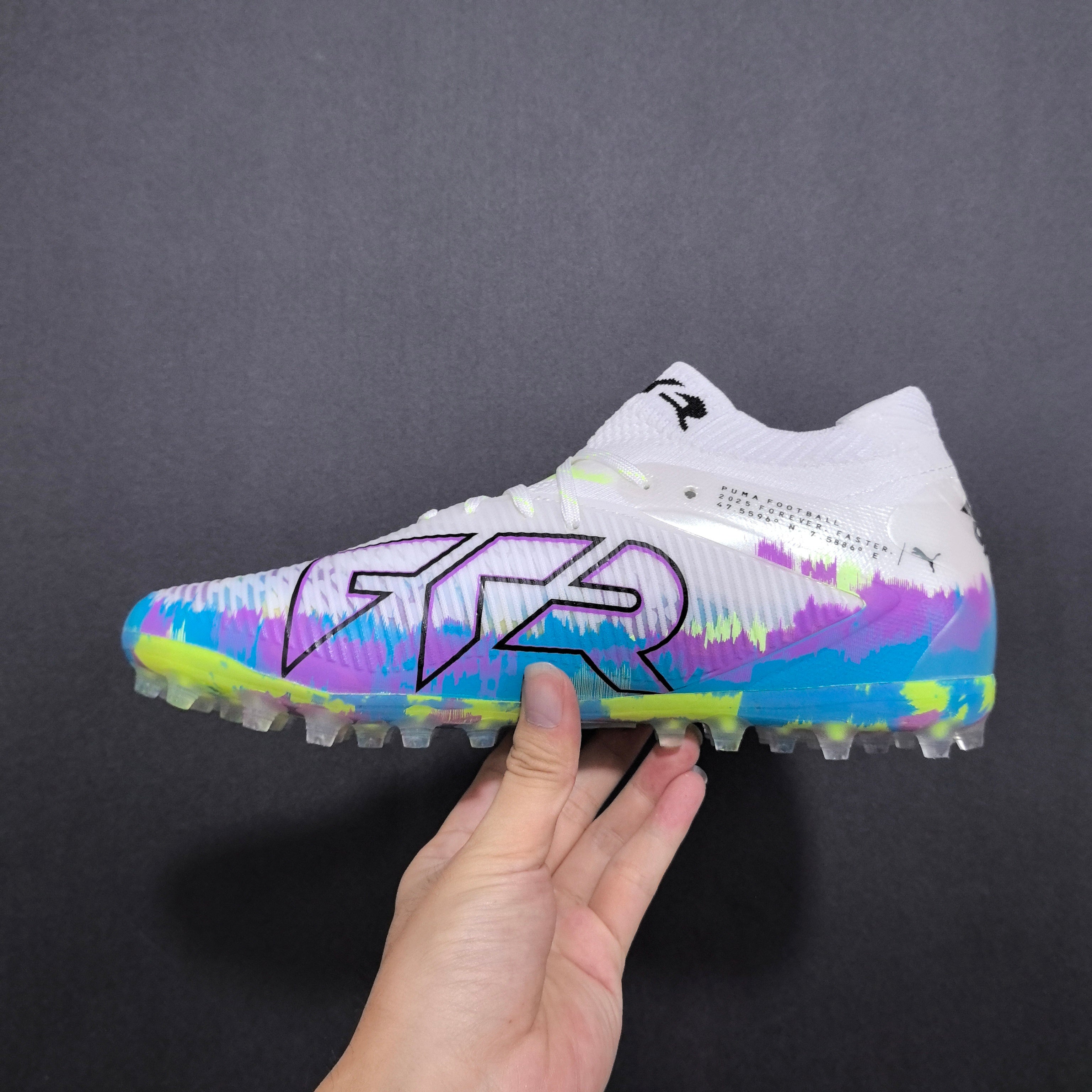 Chuteira Society Puma Future 8 MG Elite + Brindes