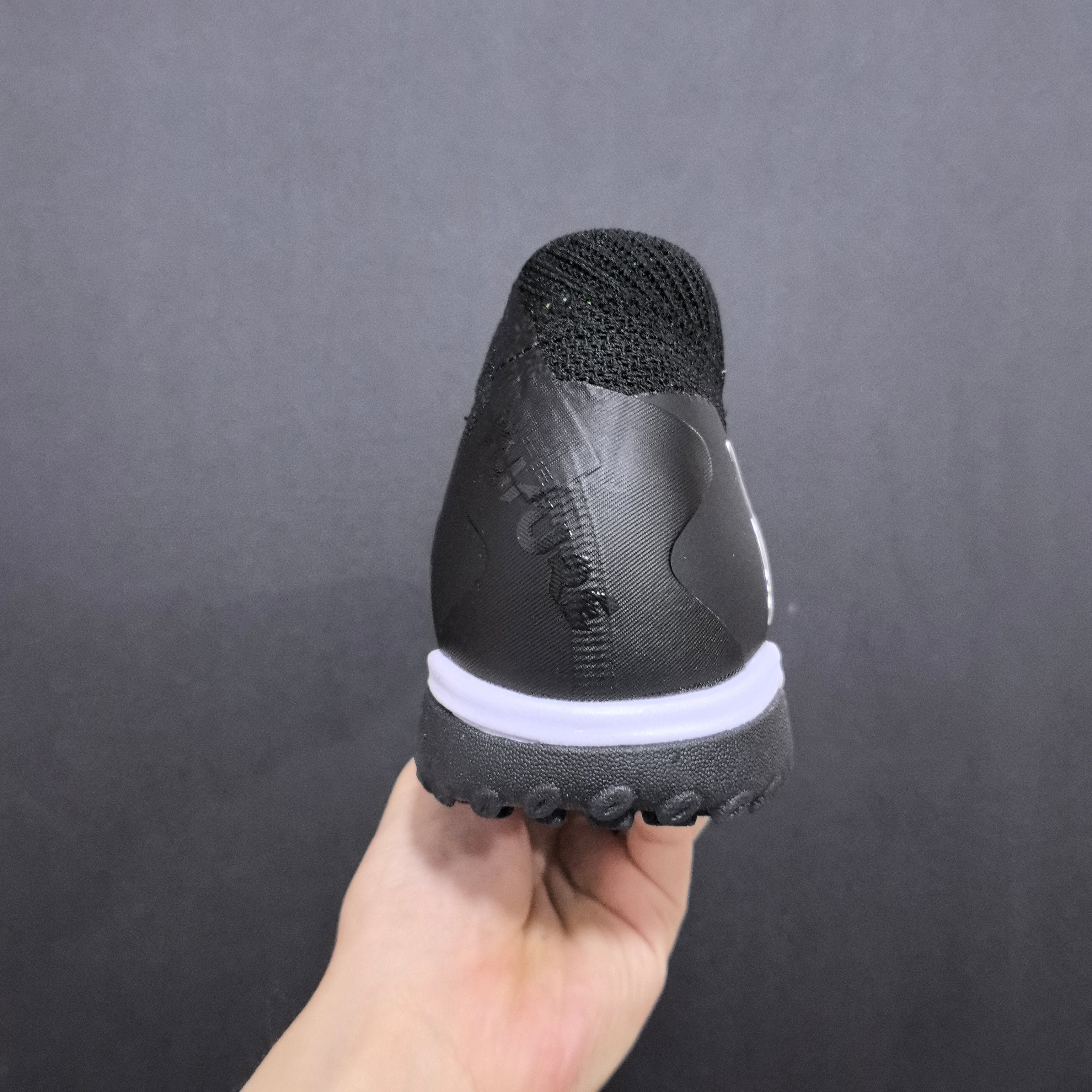 Chuteira Society Puma Future 8 TF Elite + Brindes