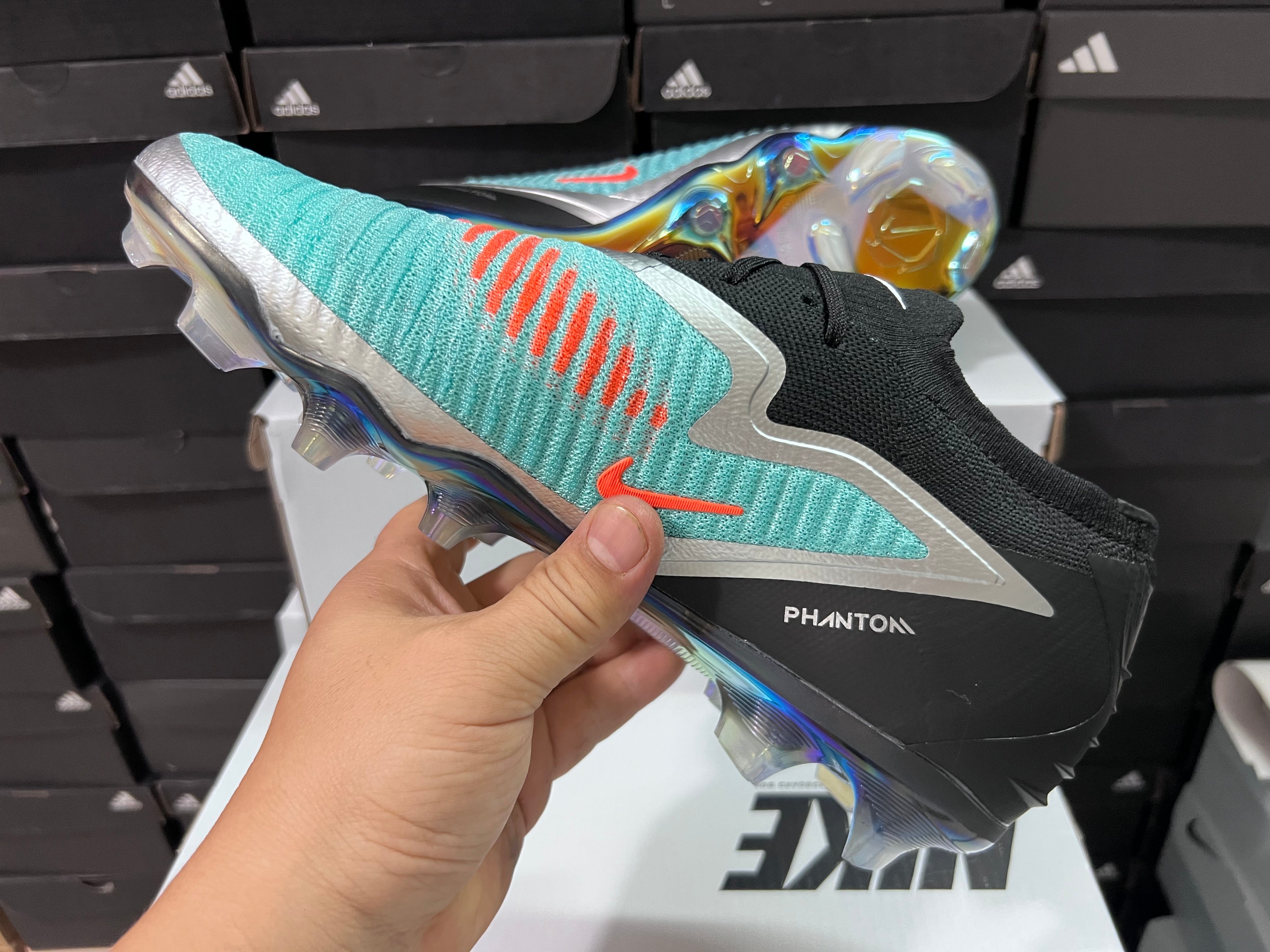 Chuteira Campo Nike Phantom GX 6 FG Elite + Brindes