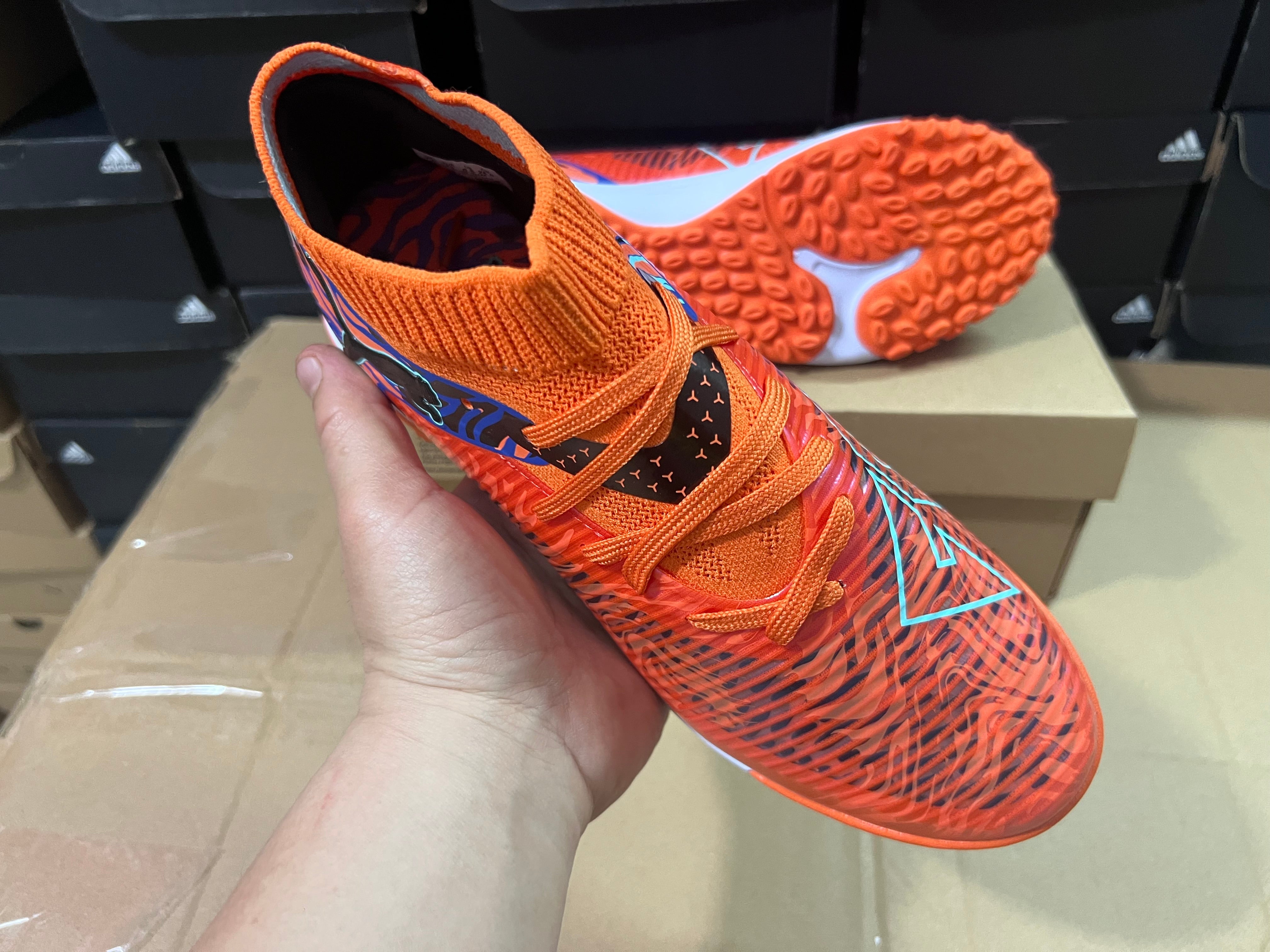 Chuteira Society Puma Future 8 TF Elite + Brindes