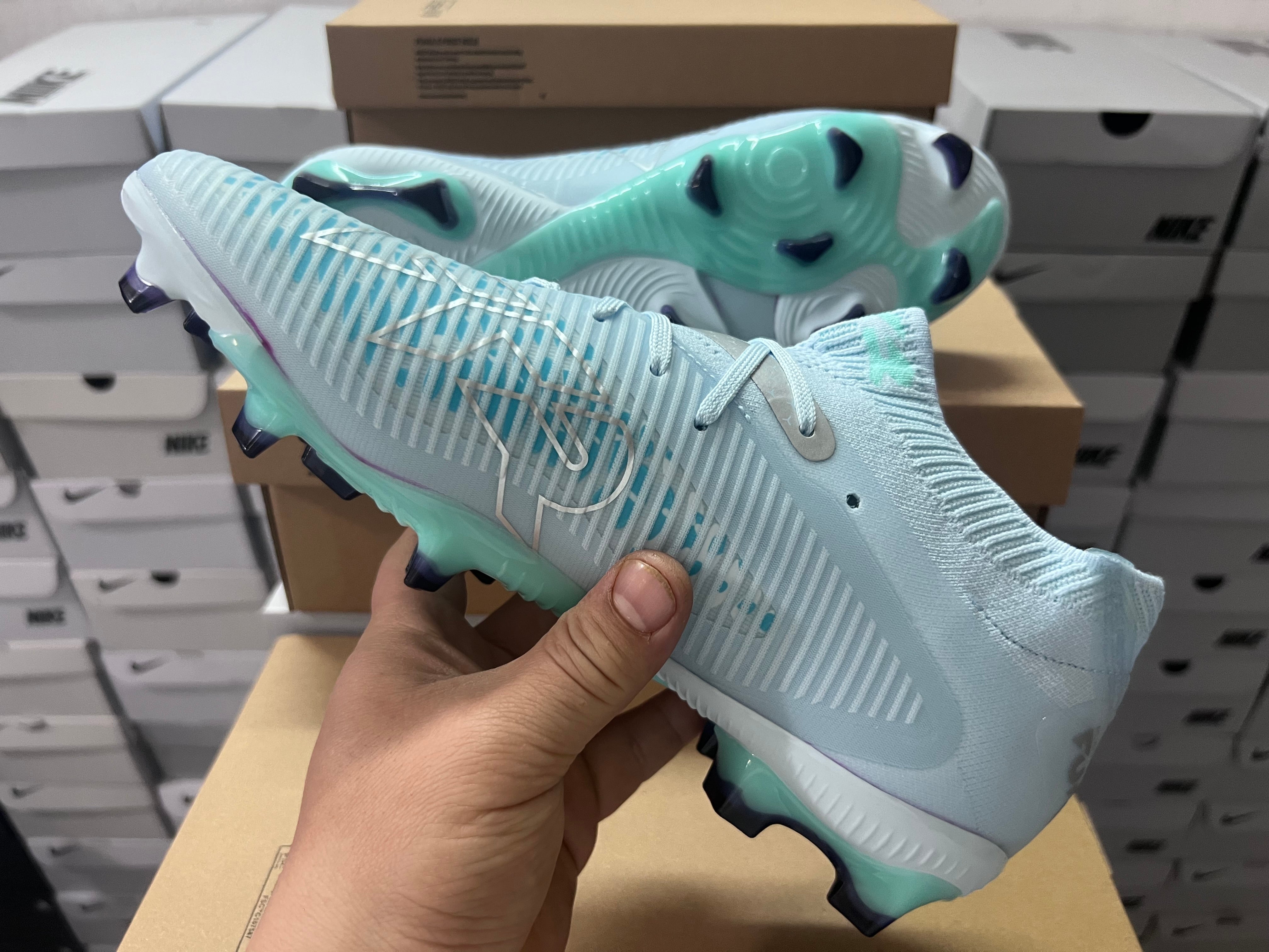 Chuteira Campo Puma Future 8 FG/AG Elite + Brindes