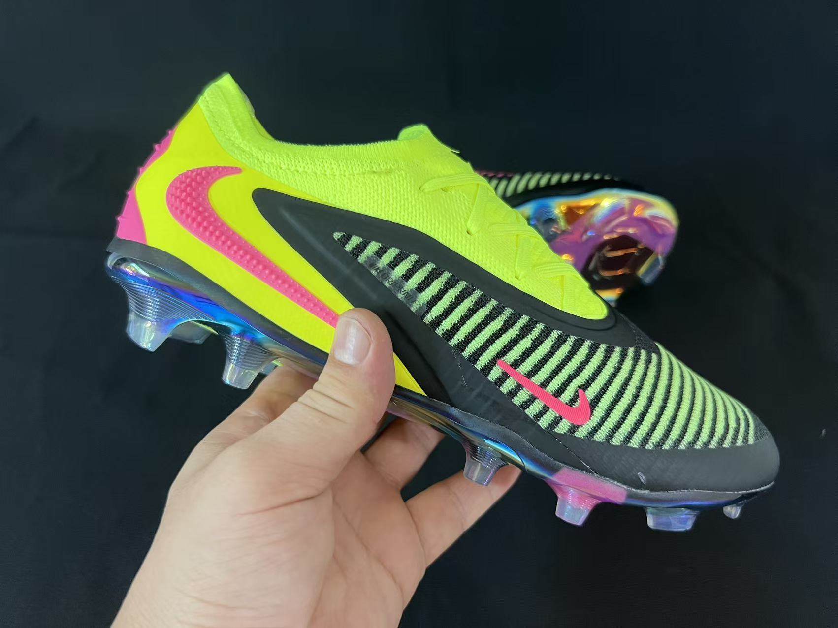 Chuteira Campo Nike Phantom GX 6 FG Elite + Brindes