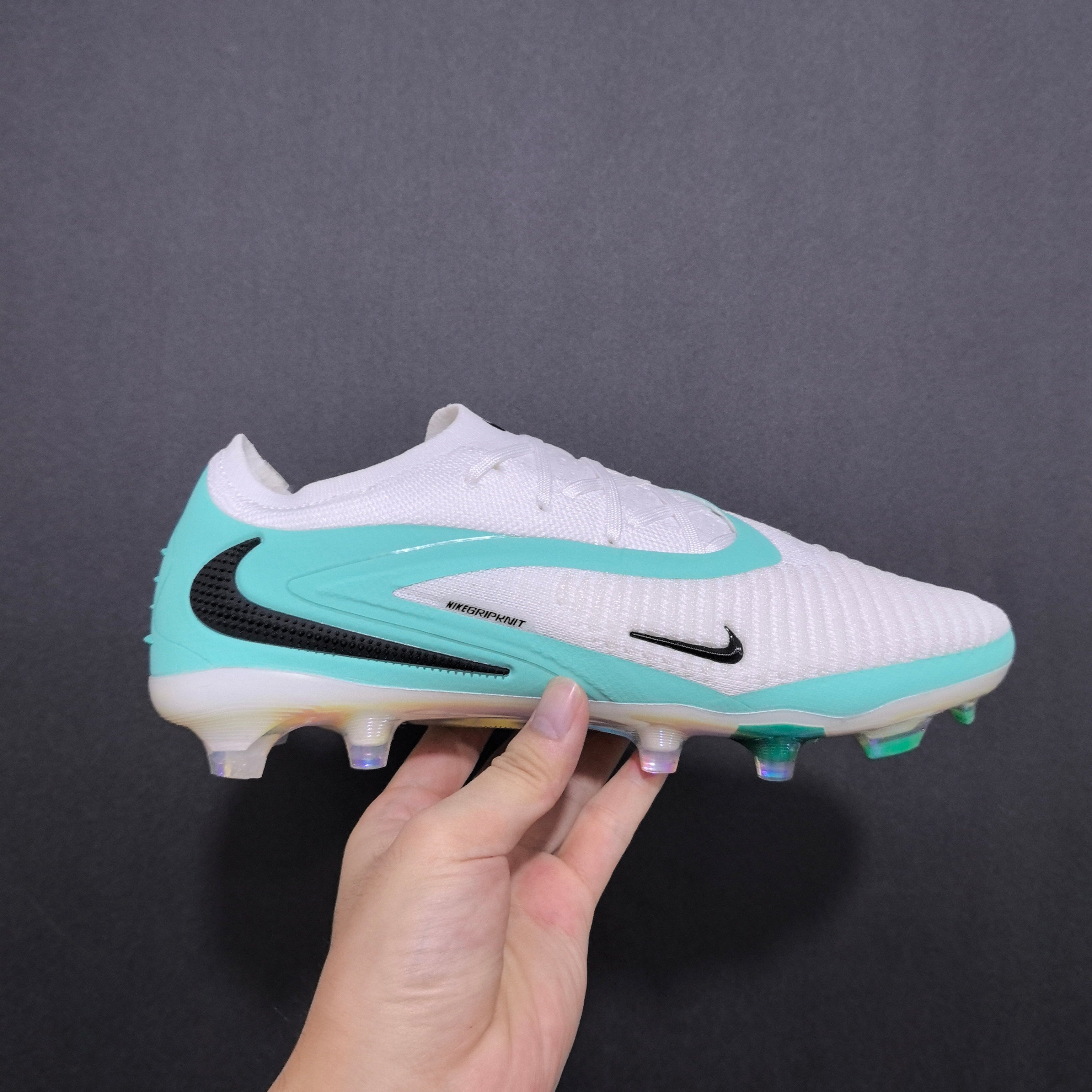 Chuteira Campo Nike Phantom GX 6 FG Elite + Brindes