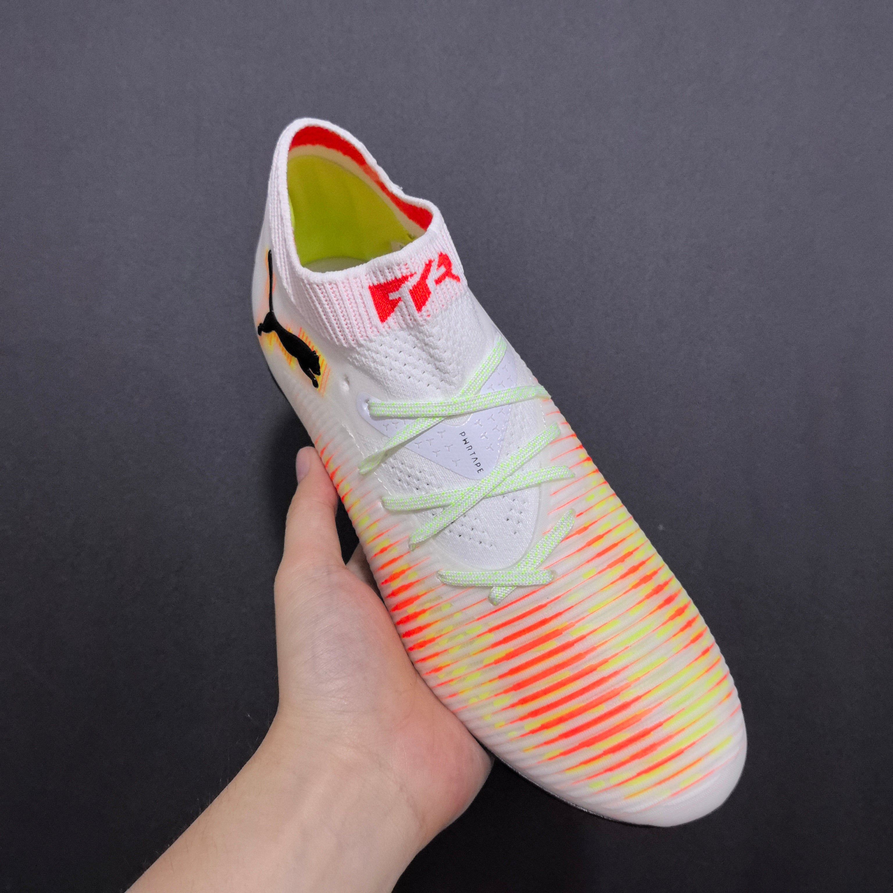 Chuteira Society Puma Future 8 MG Elite + Brindes