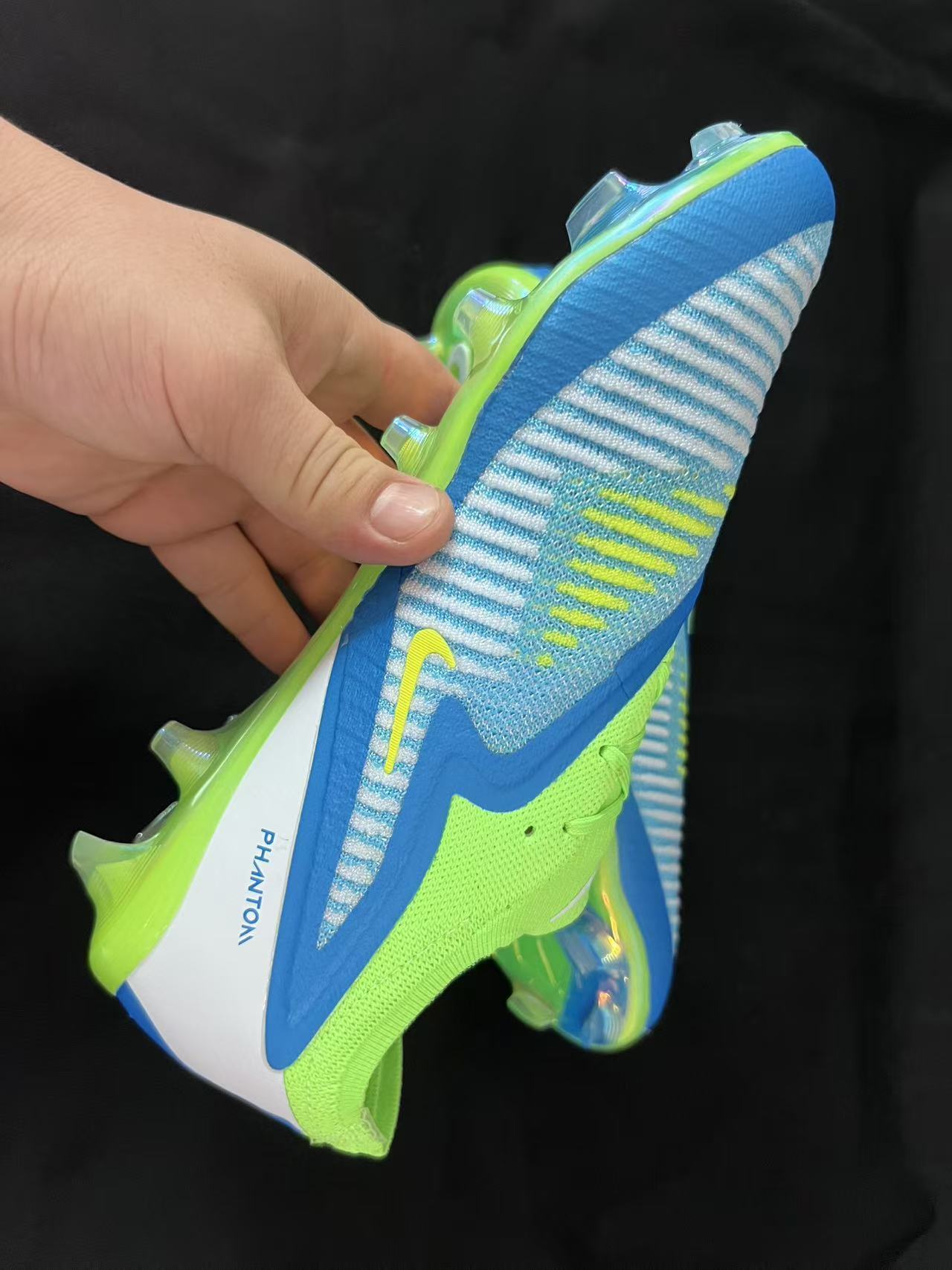 Chuteira Campo Nike Phantom GX 6 FG Elite + Brindes