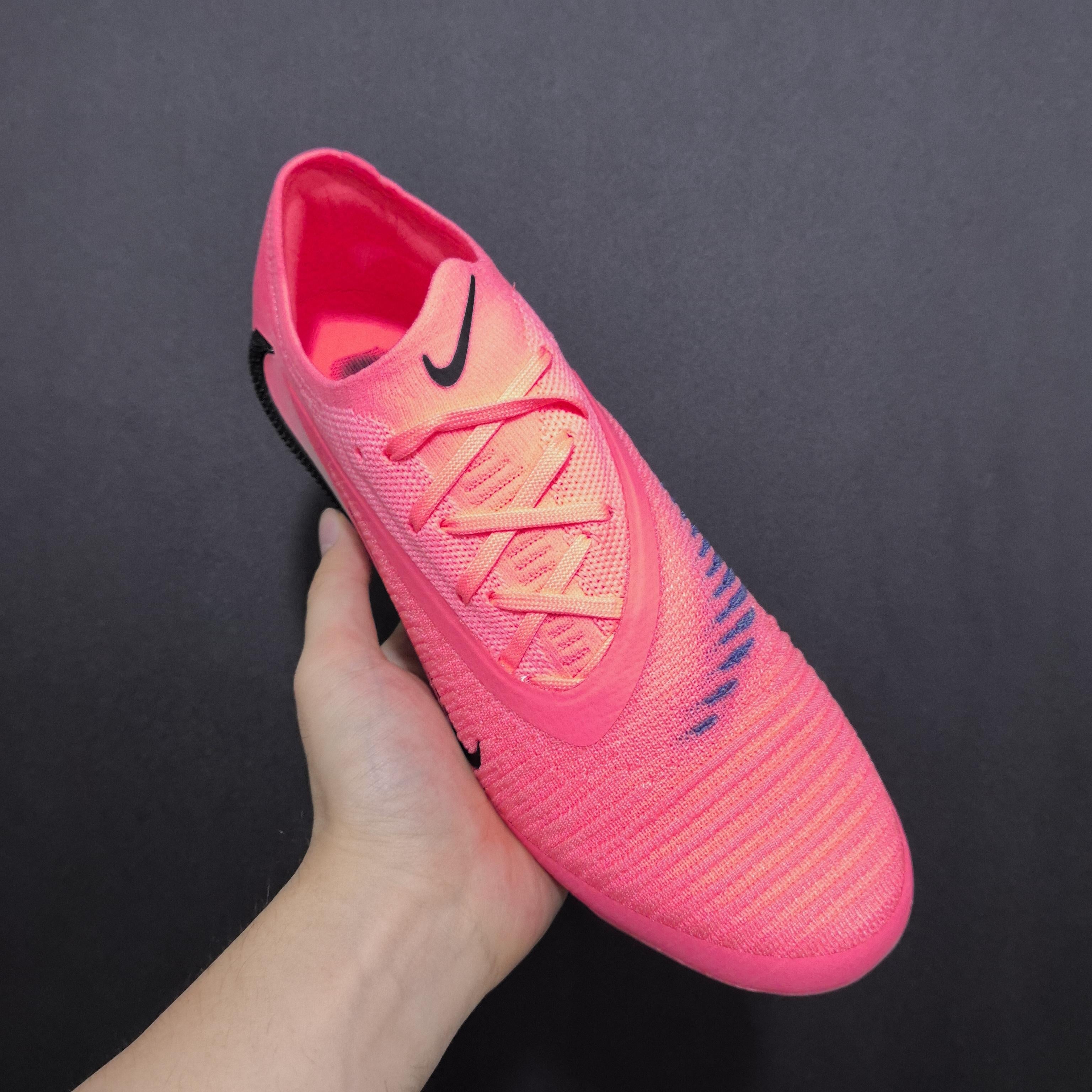 Chuteira Campo Nike Phantom GX 6 FG Elite + Brindes