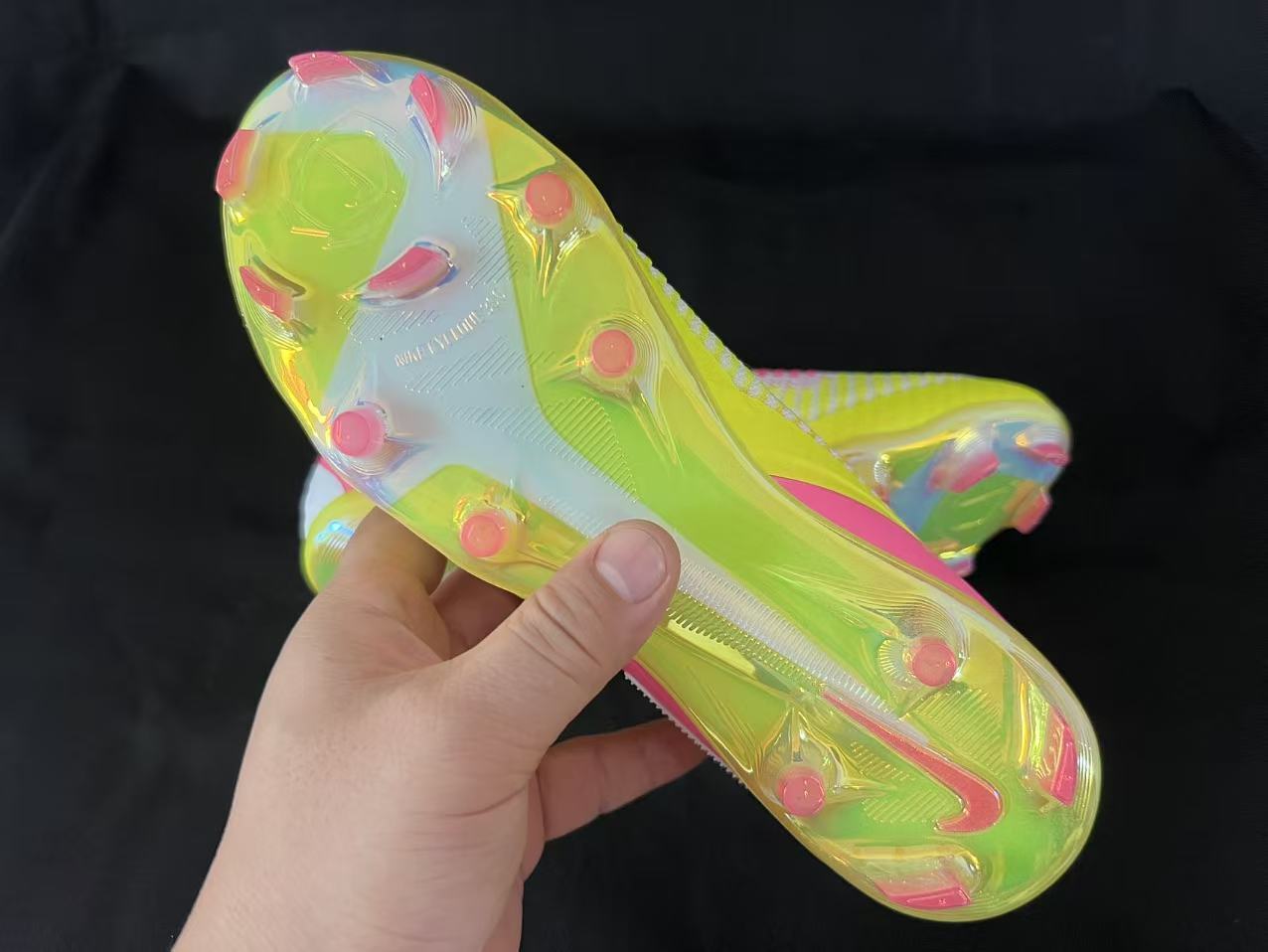 Chuteira Campo Nike Phantom GX 6 FG Elite + Brindes