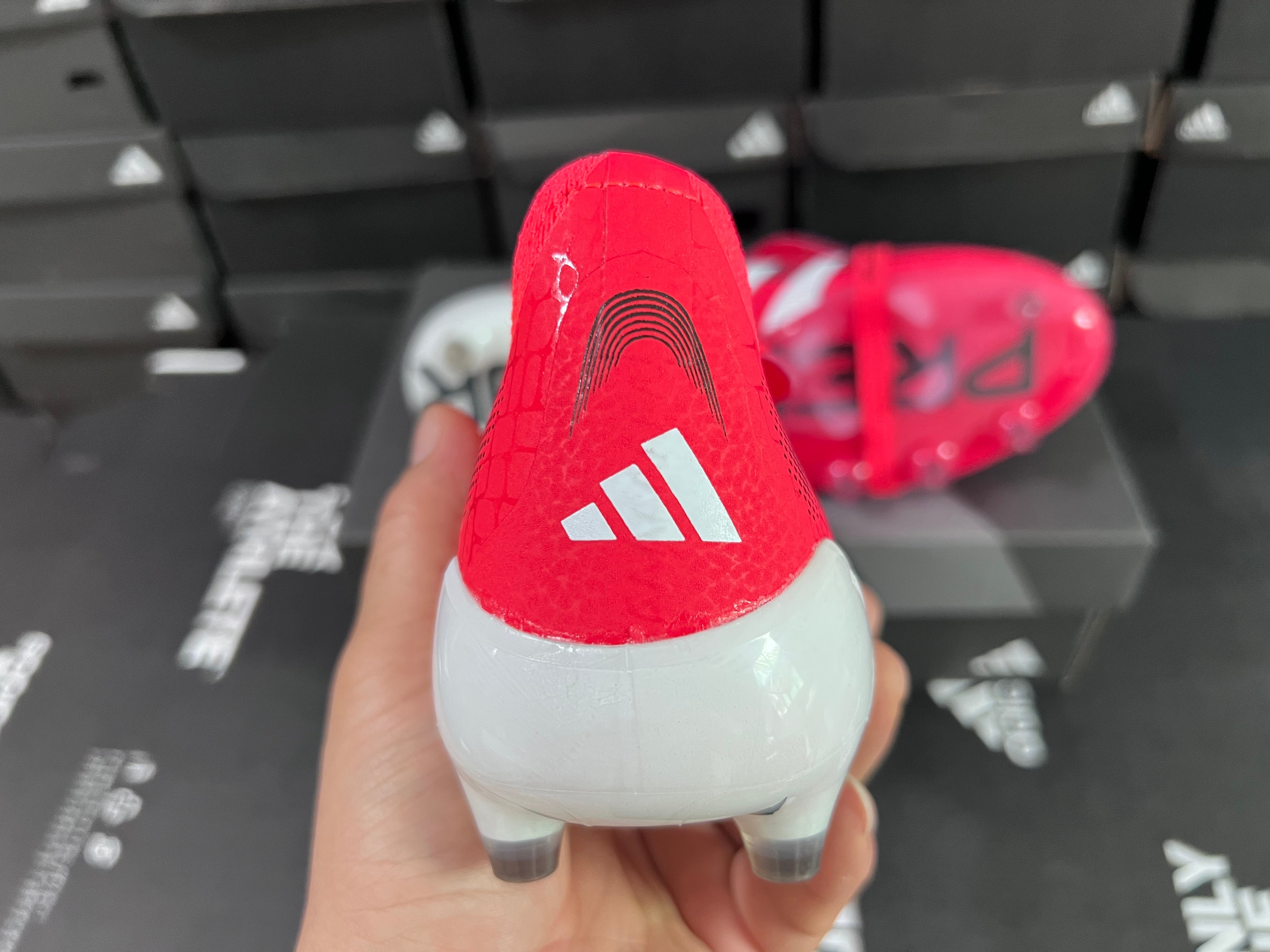 Chuteira Campo Adidas Predator 30 AG Elite + Brindes
