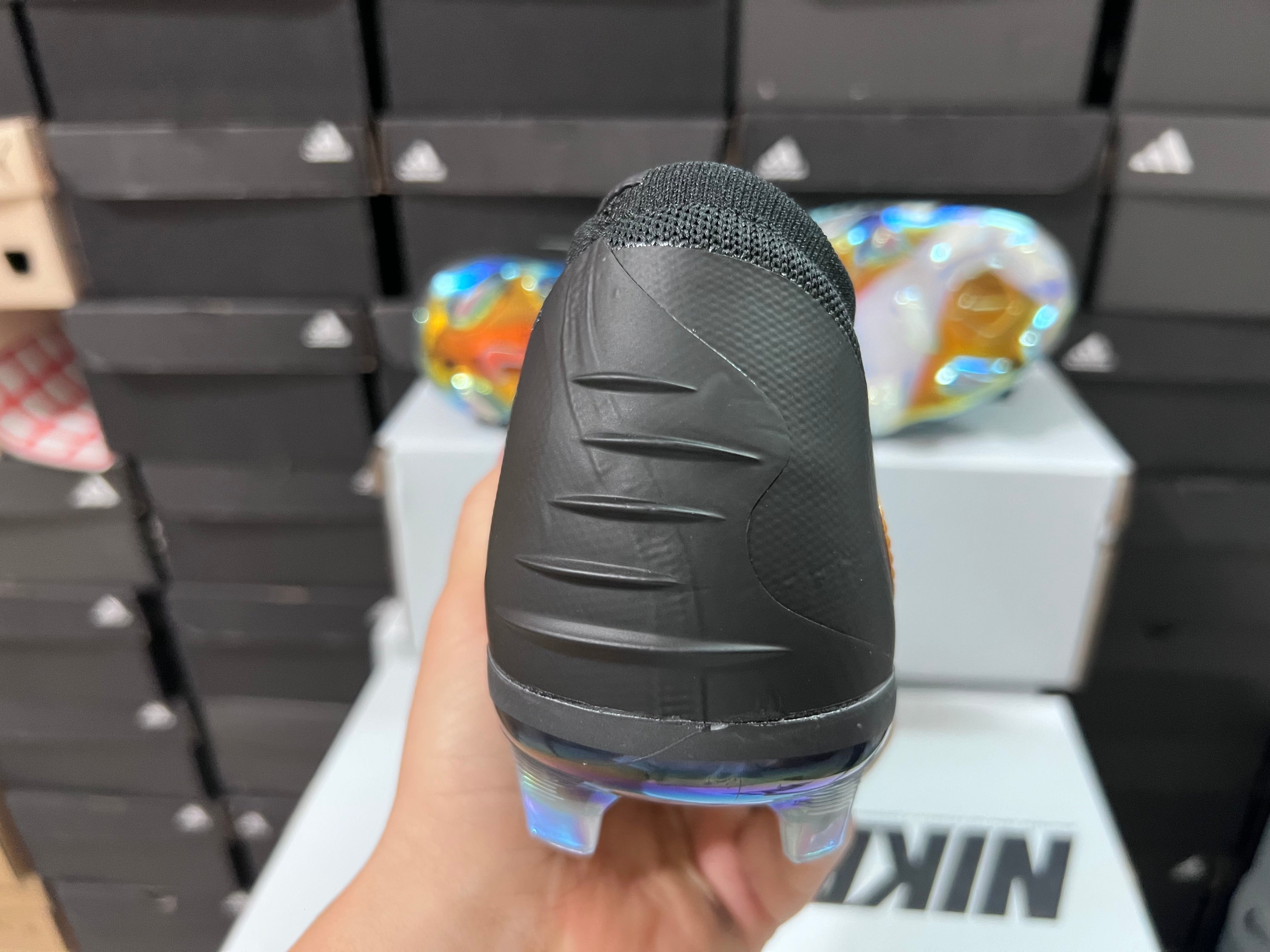 Chuteira Campo Nike Phantom GX 6 FG Elite + Brindes