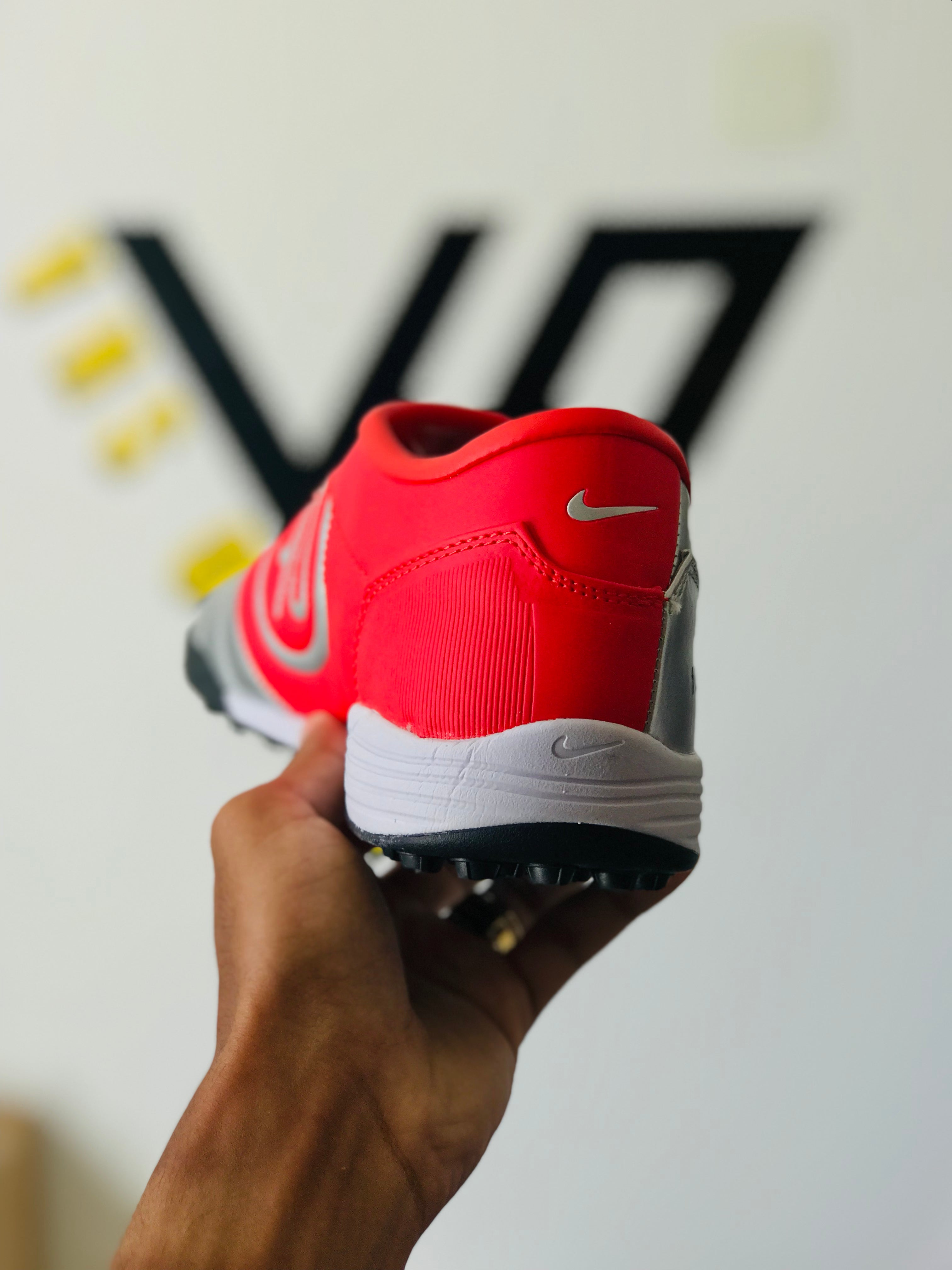 Chuteira Society Nike Total 90 TF + Brindes