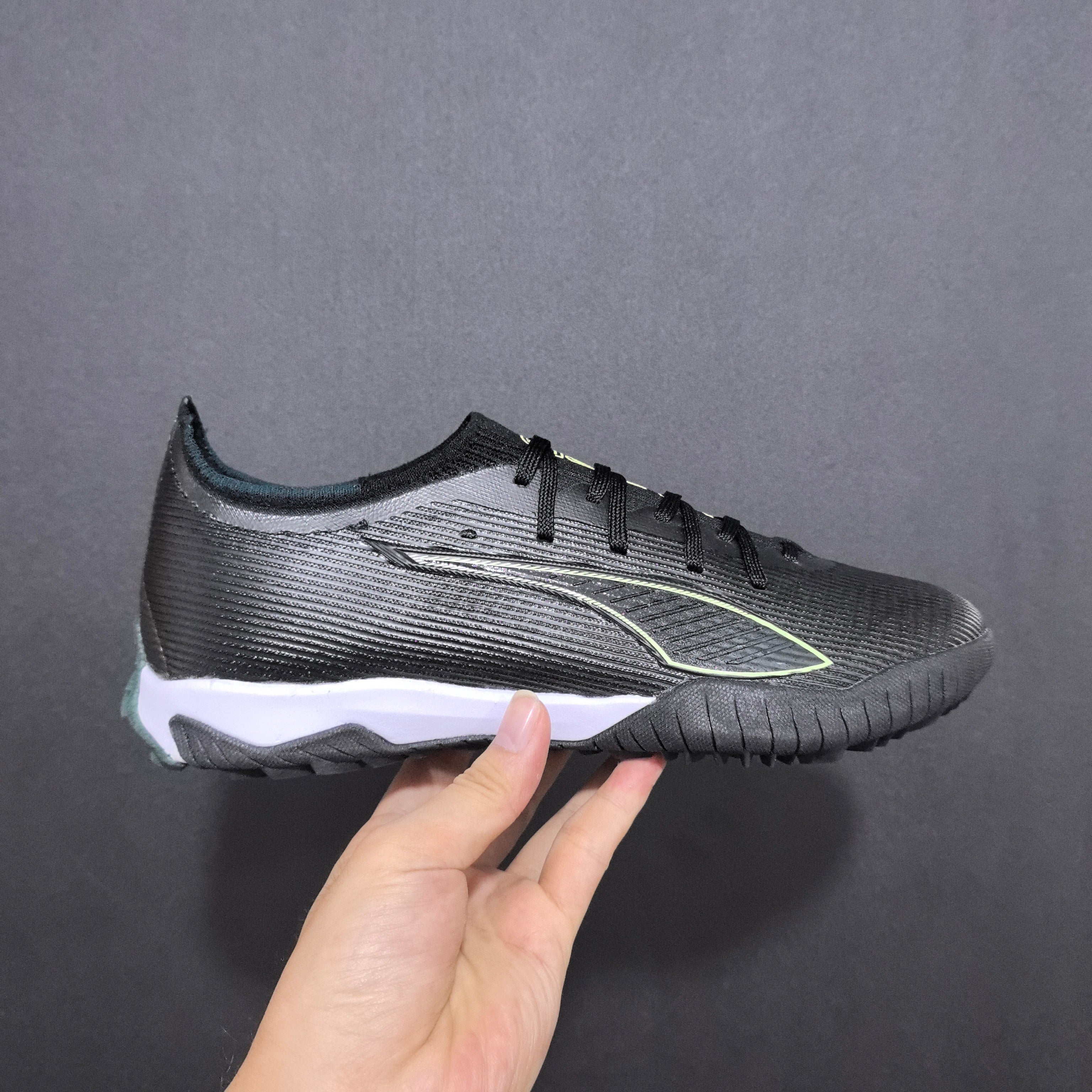 Chuteira Society Puma Ultra 5 TF Elite + Brindes