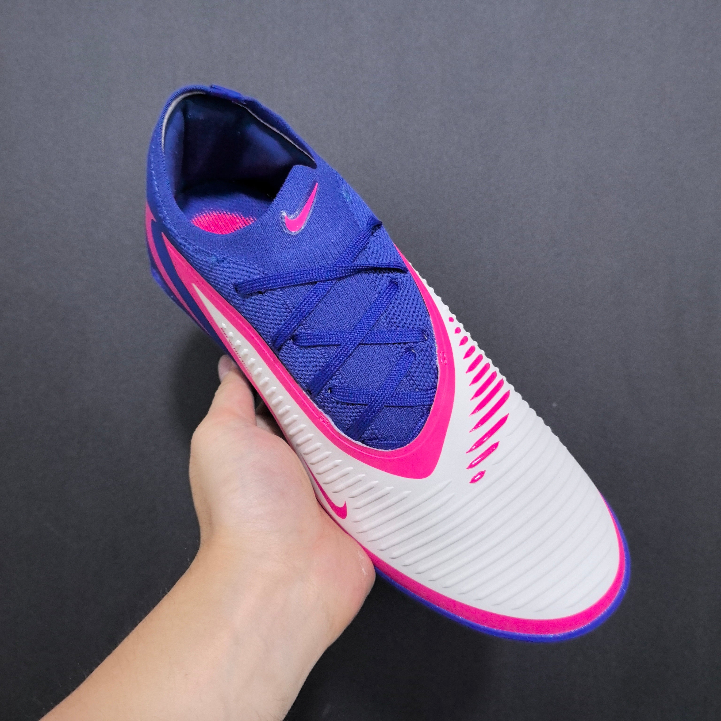 Chuteira Society Nike Phantom GX 6 TF Elite + Brindes