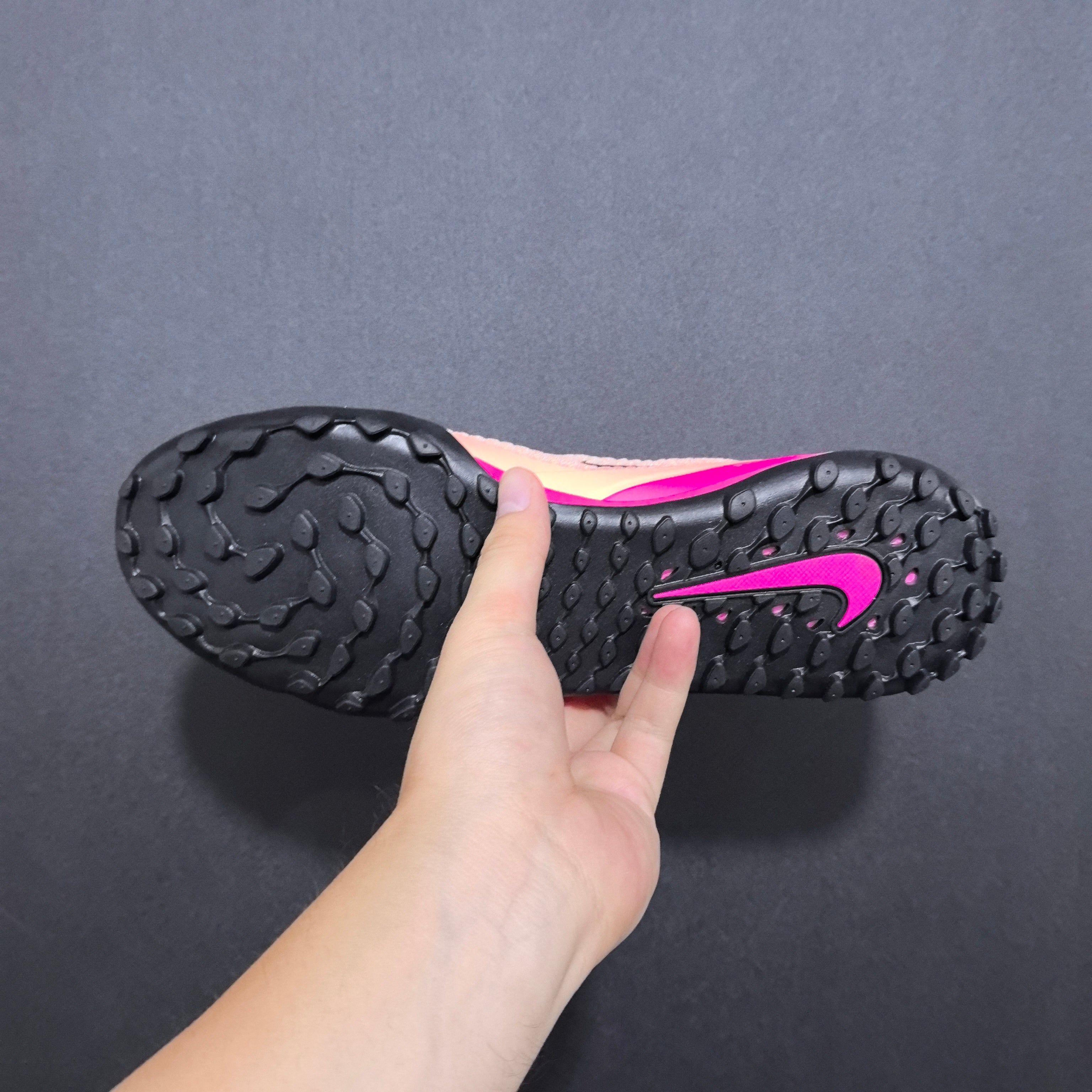 Chuteira Society Nike Phantom GX 6 TF Elite + Brindes