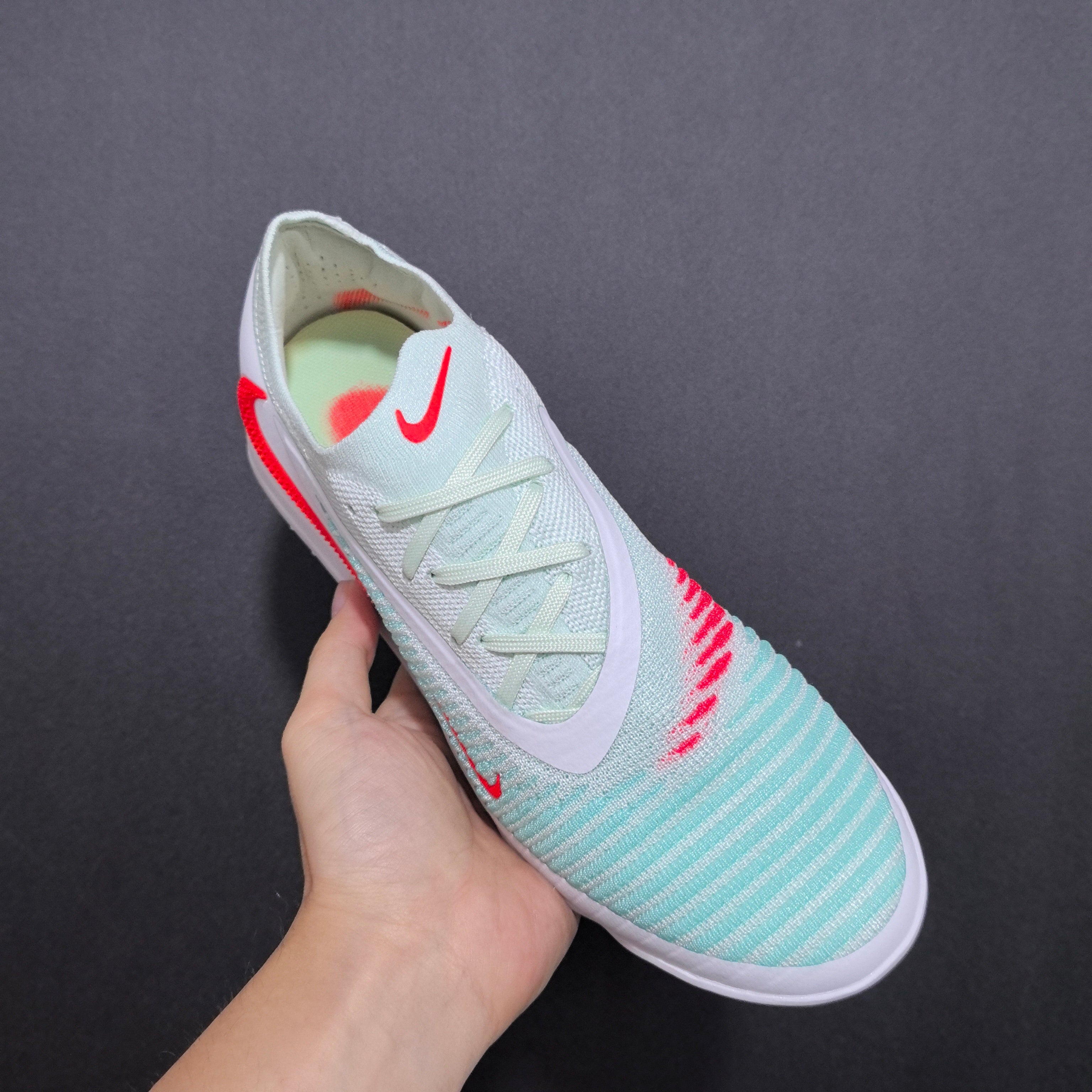 Chuteira Society Nike Phantom GX 6 TF Elite + Brindes