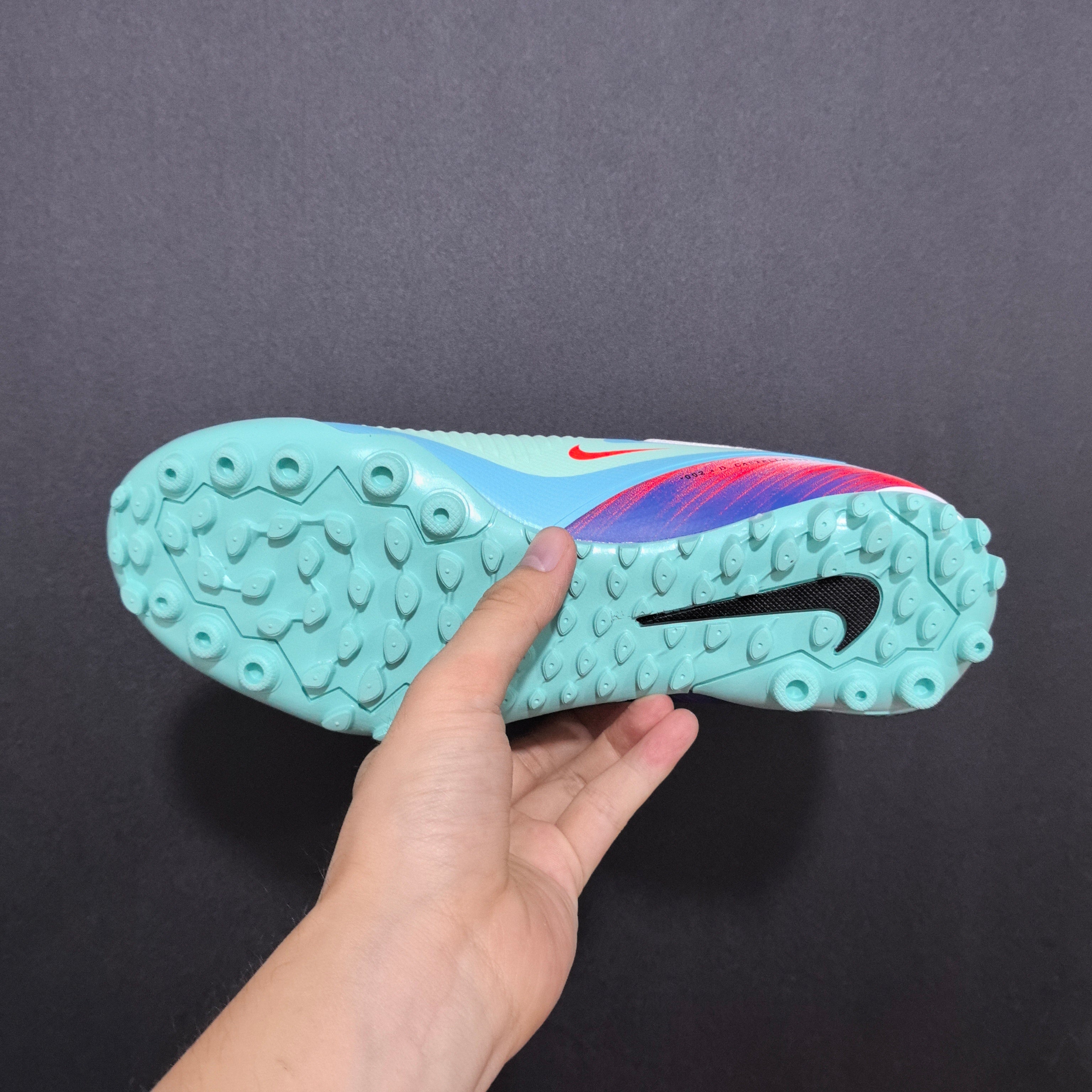 Chuteira Society Nike Phantom GX 6 TF Elite + Brindes