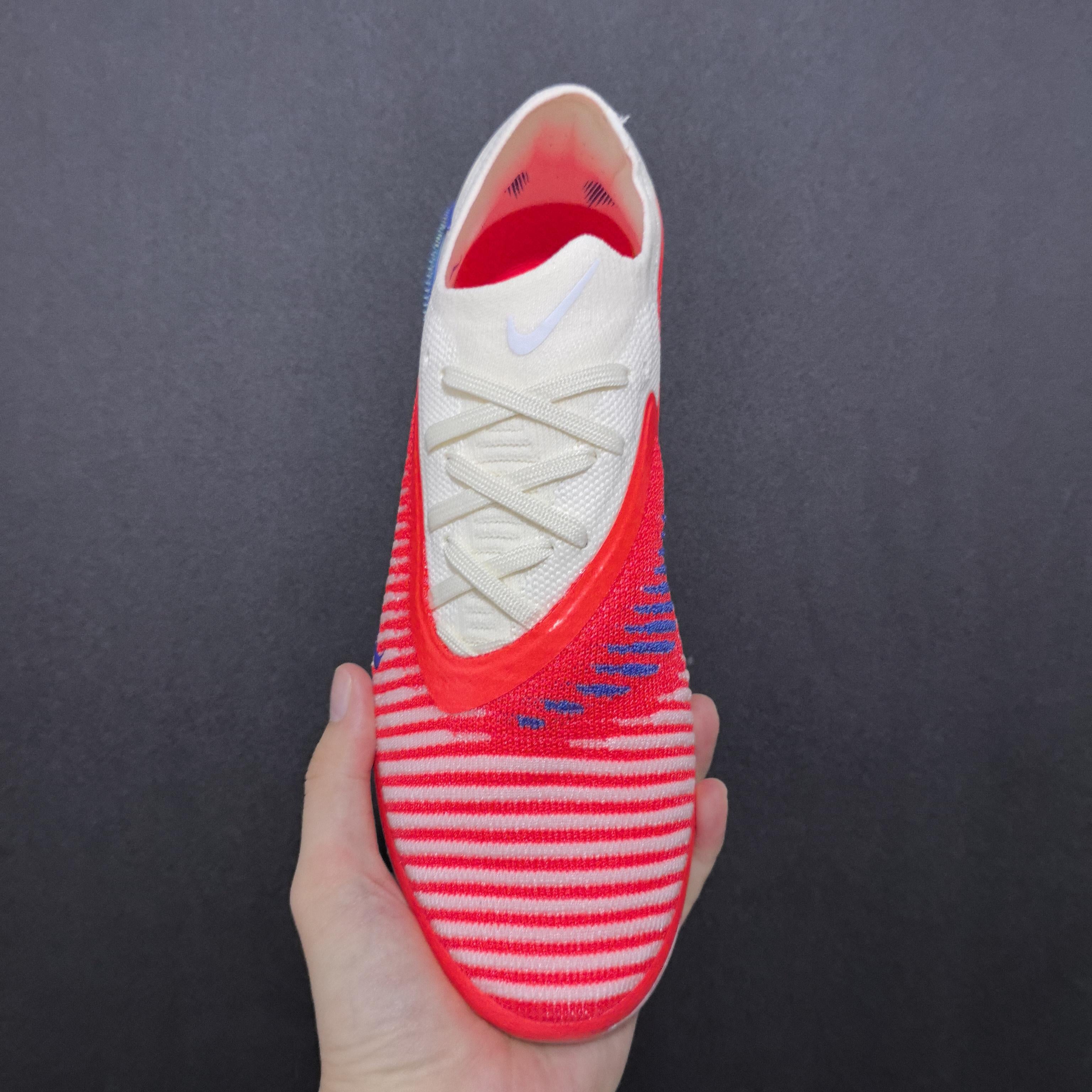 Chuteira Campo Nike Phantom GX 6 FG Elite + Brindes