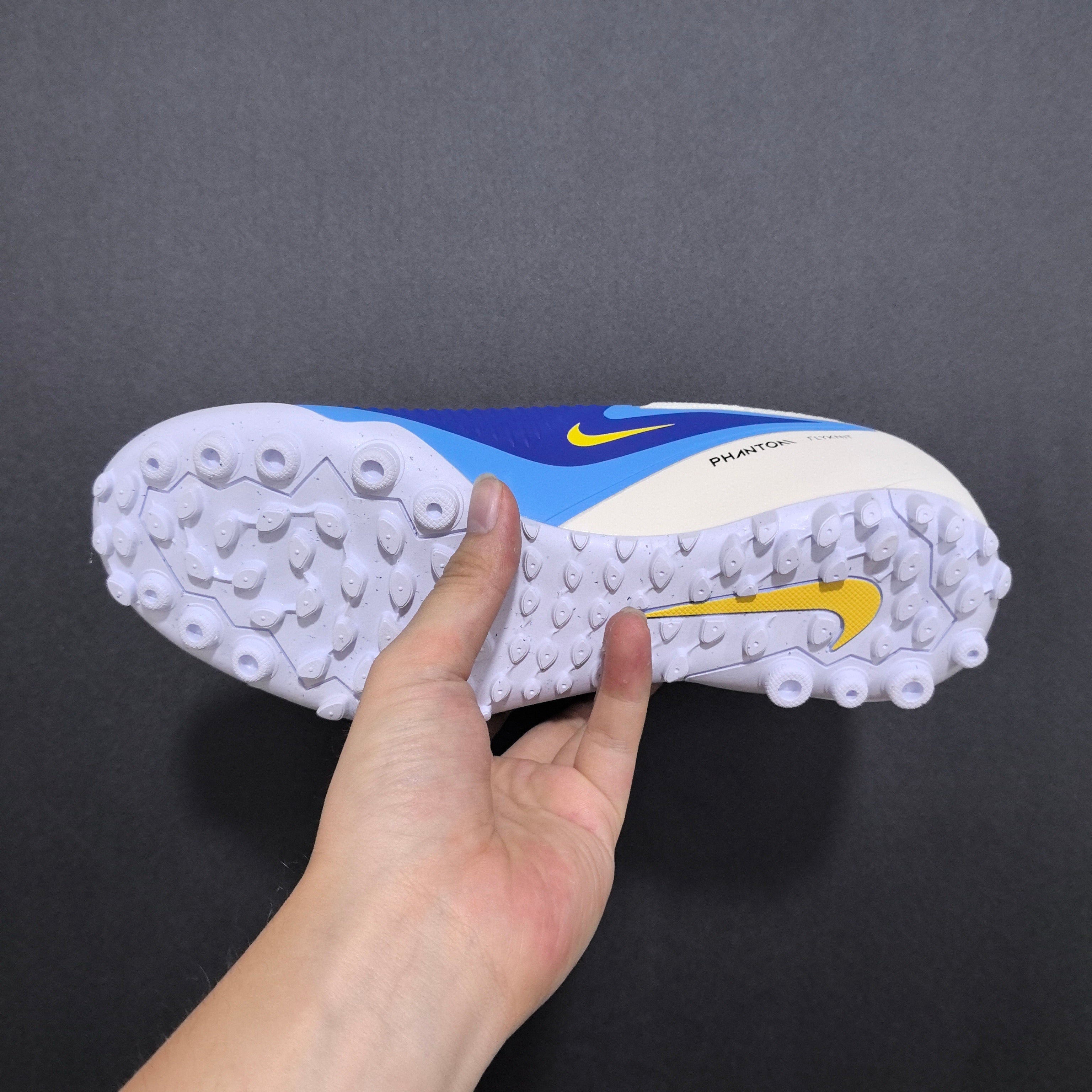 Chuteira Society Nike Phantom GX 6 TF Elite + Brindes