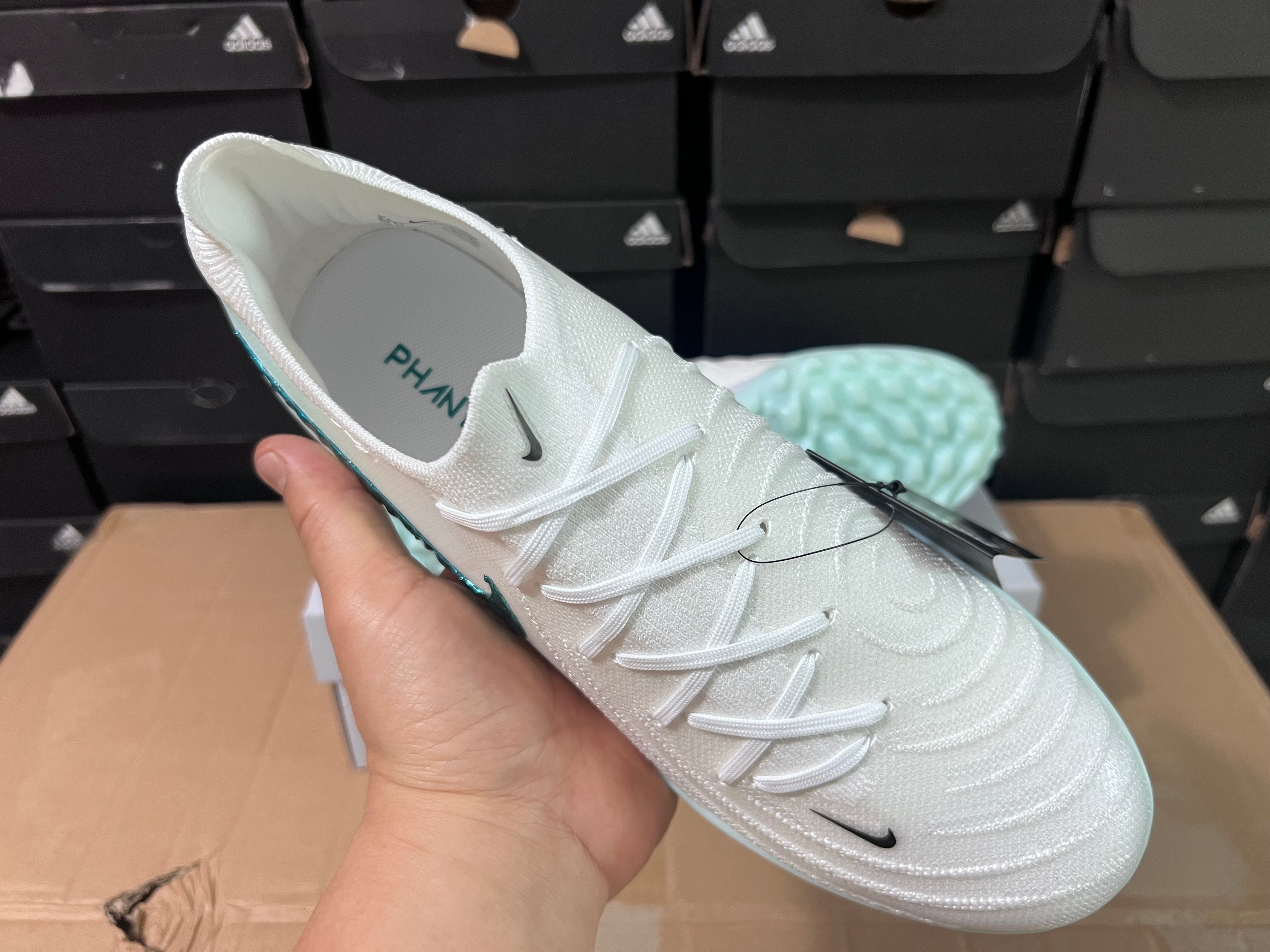 Chuteira Society Nike Phantom Luna TF 2 Elite + Brindes