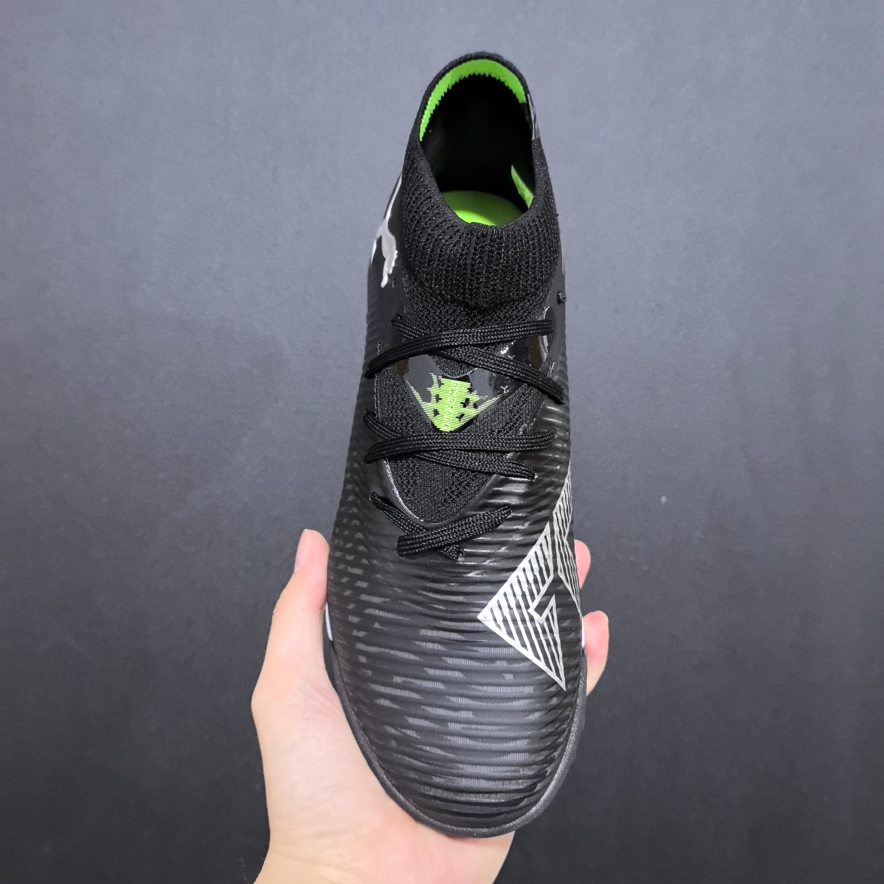 Chuteira Society Puma Future 8 TF Elite + Brindes