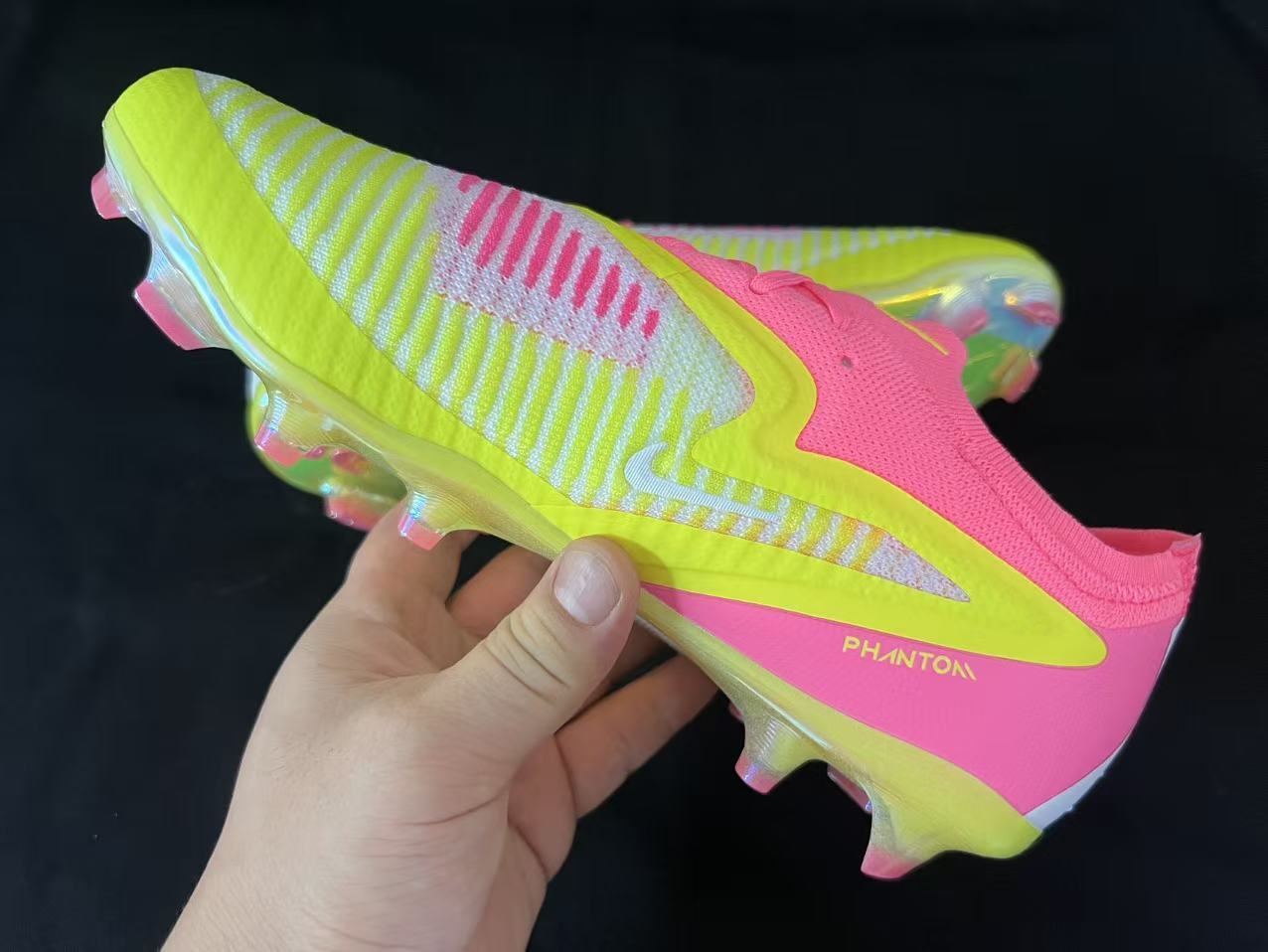 Chuteira Campo Nike Phantom GX 6 FG Elite + Brindes