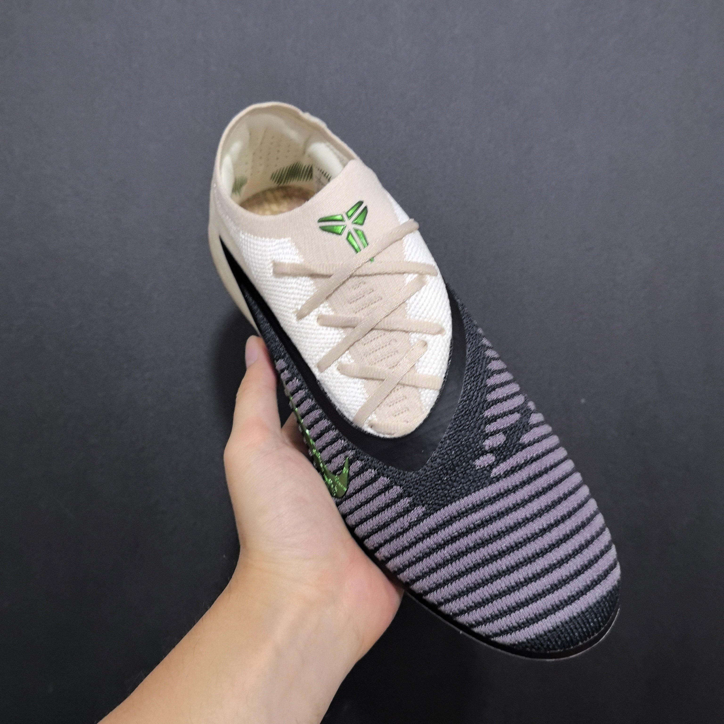 Chuteira Campo Nike Phantom GX 6 SG Elite + Brindes