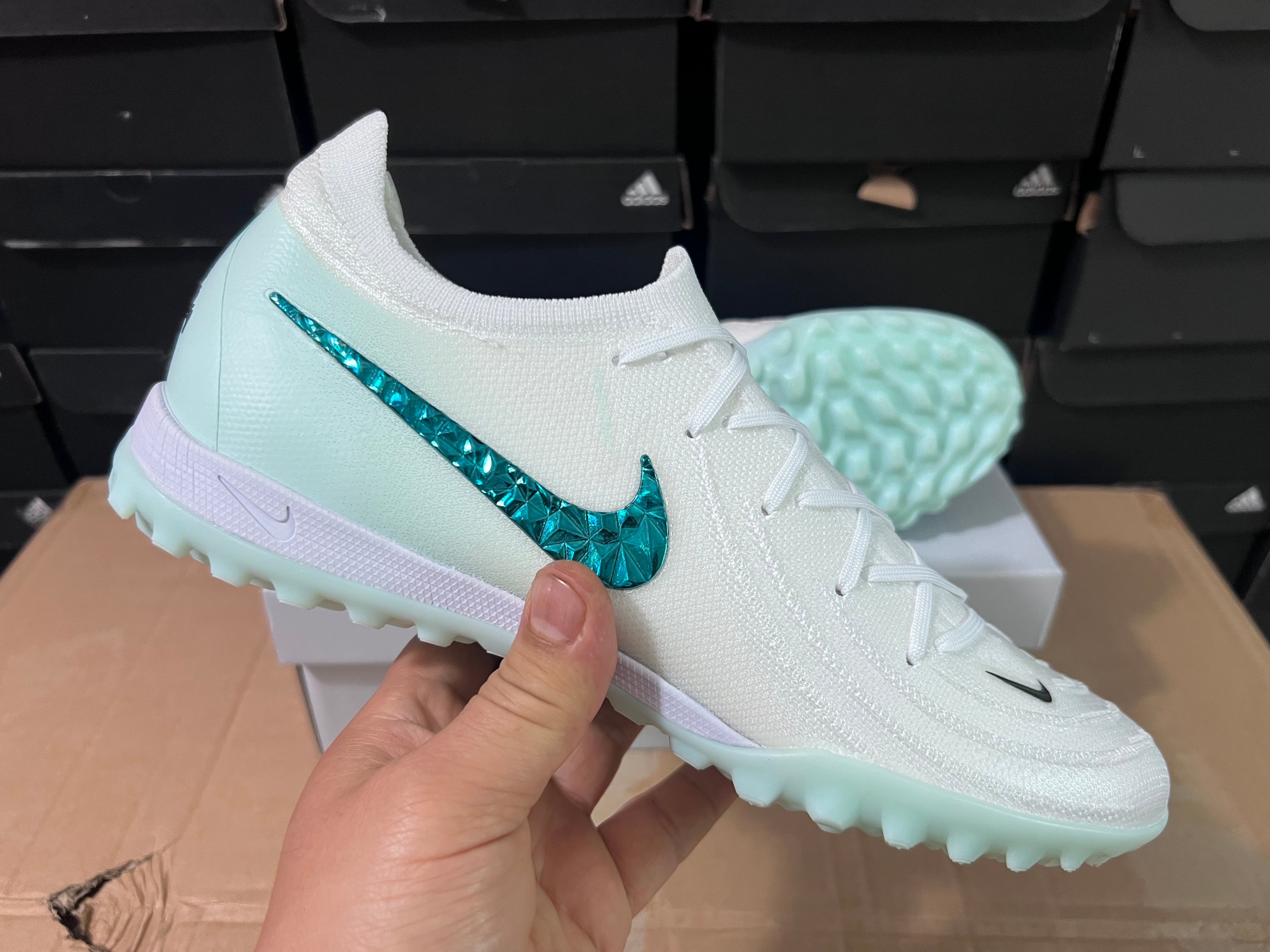 Chuteira Society Nike Phantom Luna TF 2 Elite + Brindes