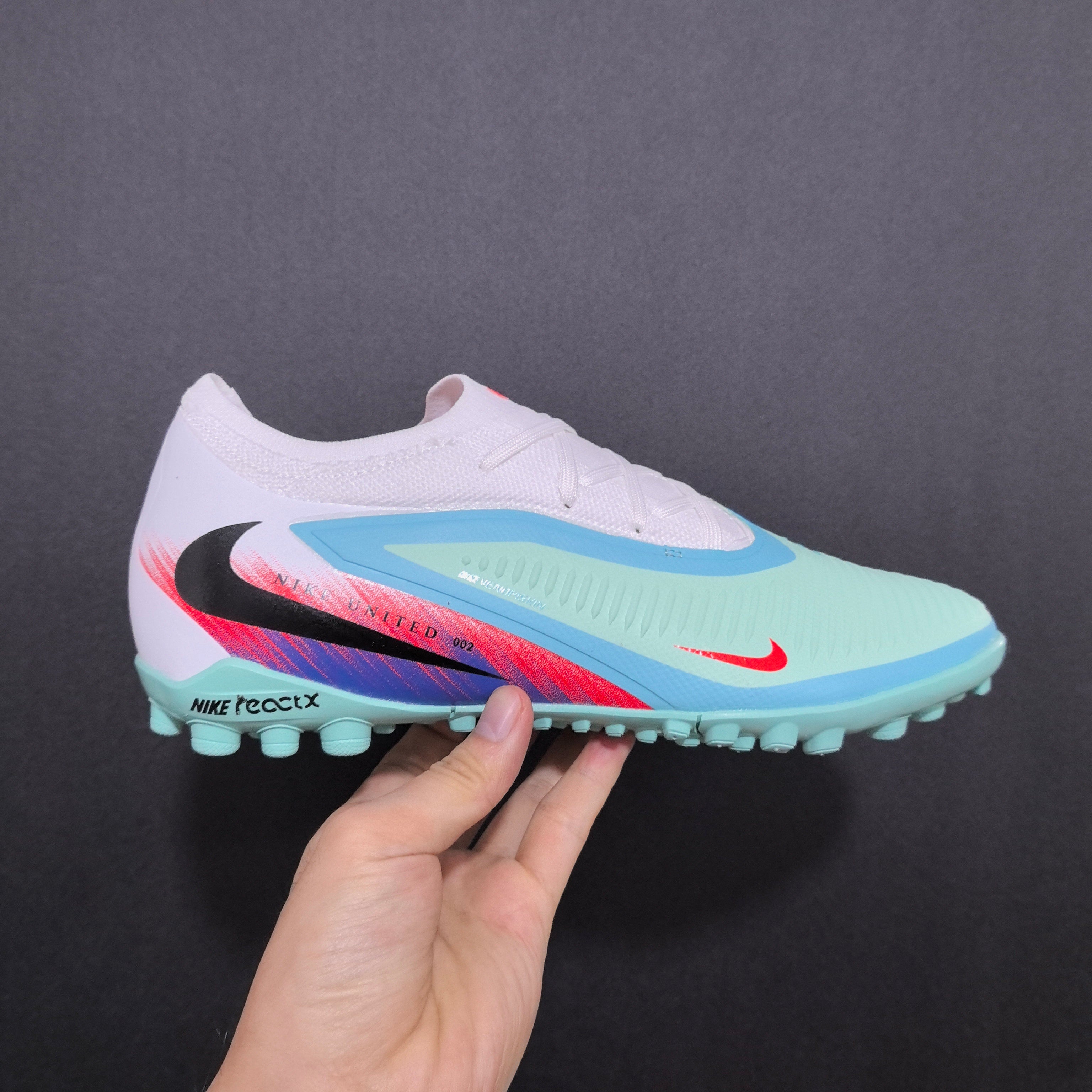 Chuteira Society Nike Phantom GX 6 TF Elite + Brindes