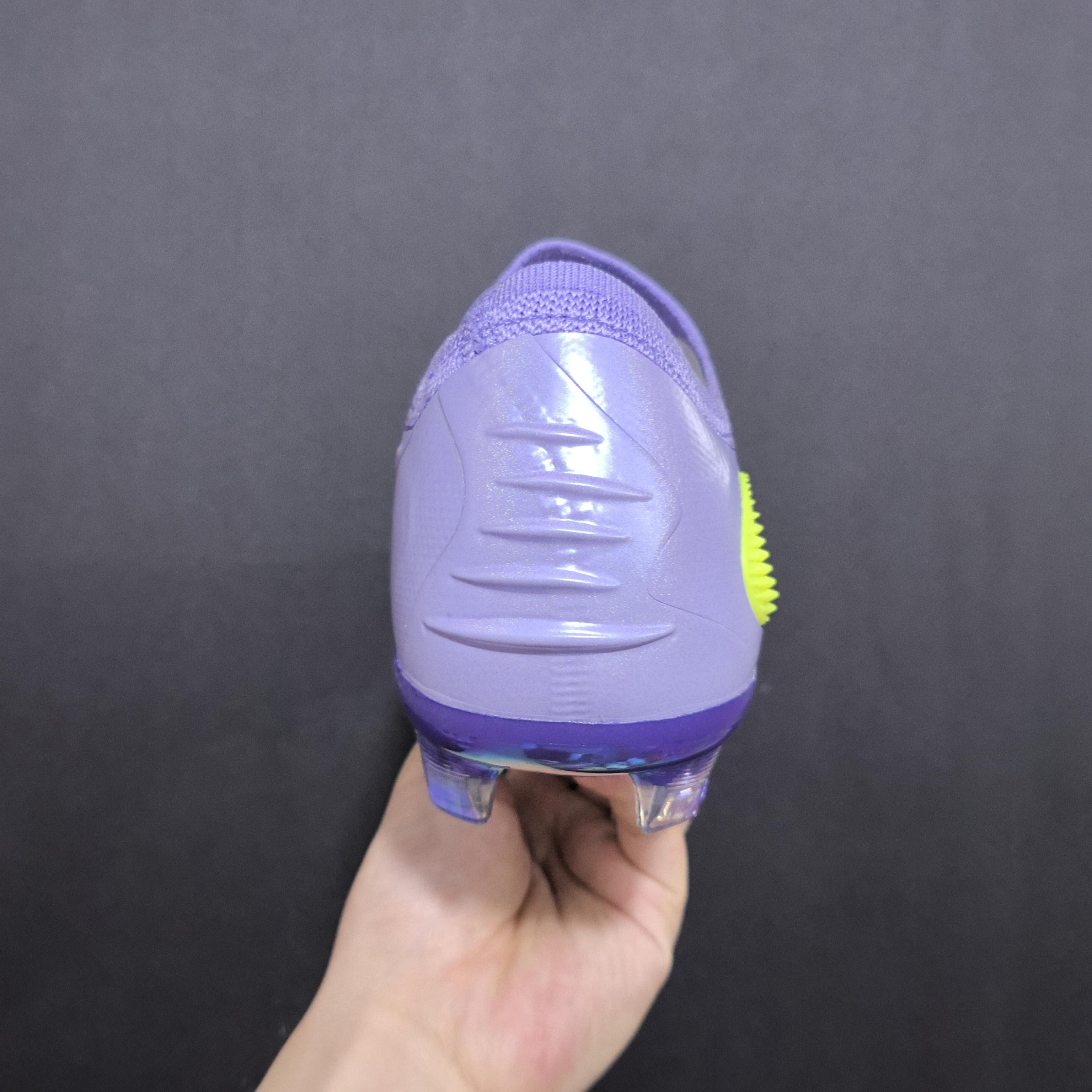 Chuteira Campo Nike Phantom GX 6 FG Elite + Brindes