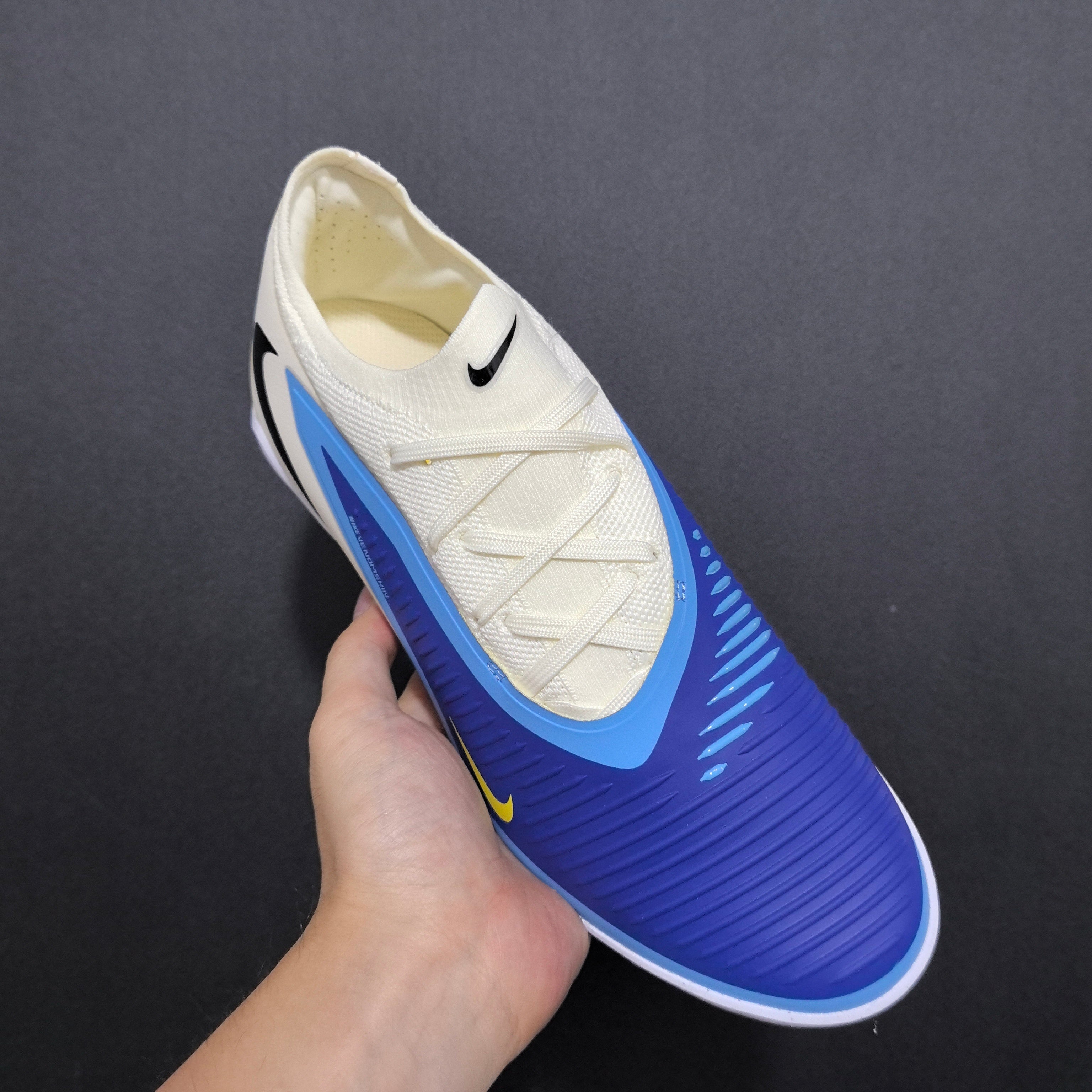 Chuteira Society Nike Phantom GX 6 TF Elite + Brindes