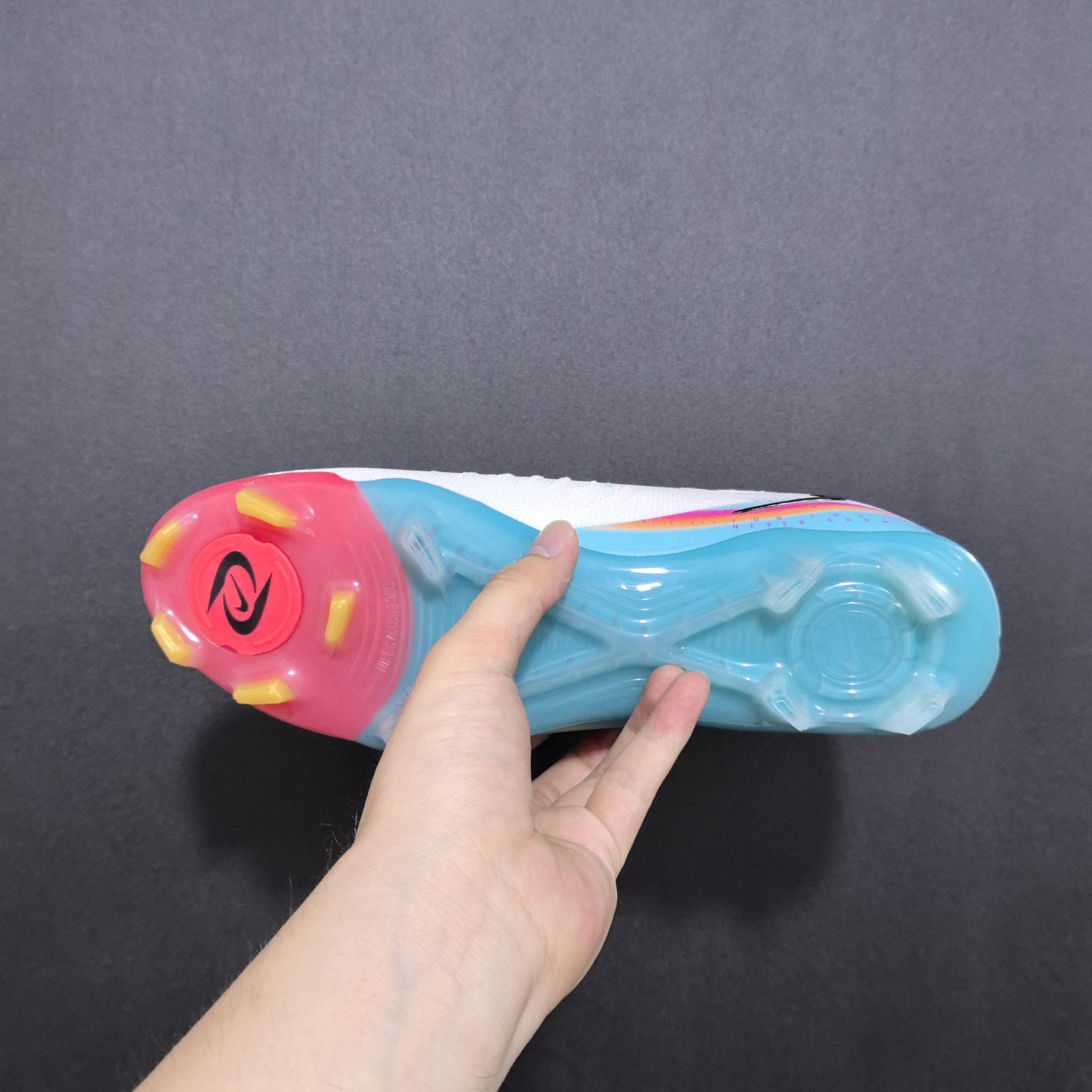 Chuteira Campo Nike Phantom Luna 2 Elite + Brindes